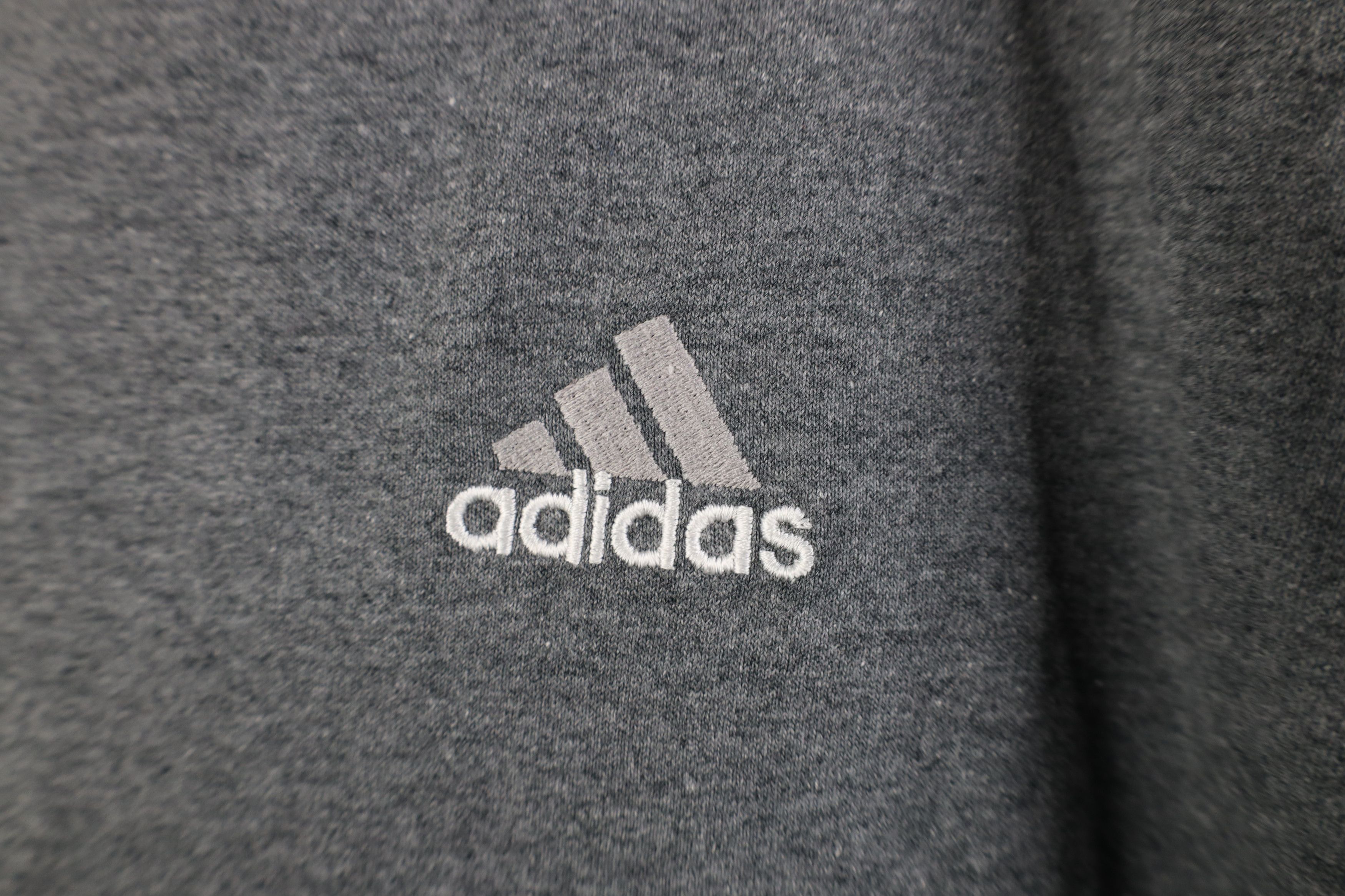 Adidas Vintage 90s Adidas Spell Out Striped T-Shirt Gray USA Size US L / EU 52-54 / 3 - 4 Thumbnail