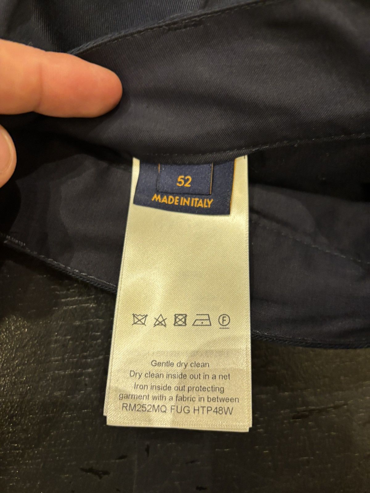 Louis Vuitton Louis Vuitton Embossed Cargo Short Size US 34 / EU 50 - 5 Thumbnail