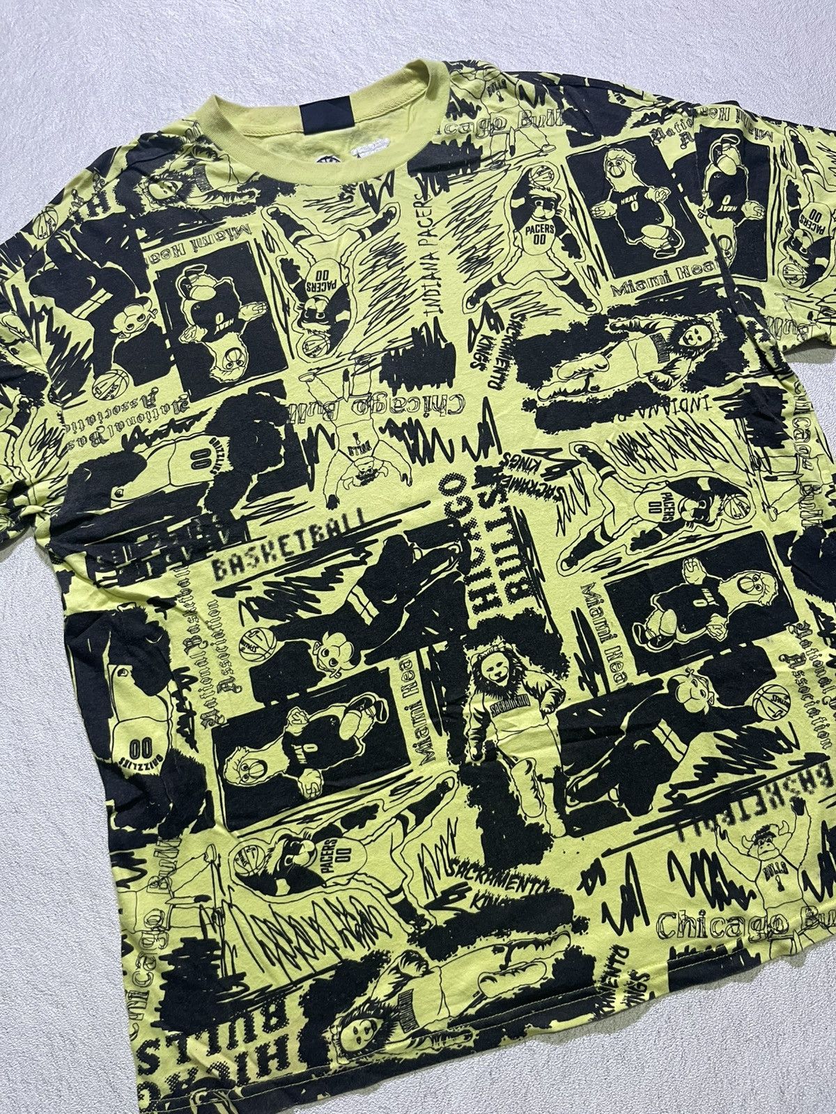 Japanese Brand NBA APO full print short sleeve tshirt Size US XL / EU 56 / 4 - 2 Thumbnail