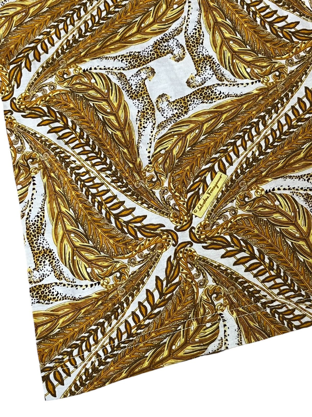 Salvatore Ferragamo VINTAGE SALVATORE FERRAGAMO LEOPARD FULLPRINT T SHIRT Size US L / EU 52-54 / 3 - 6 Thumbnail