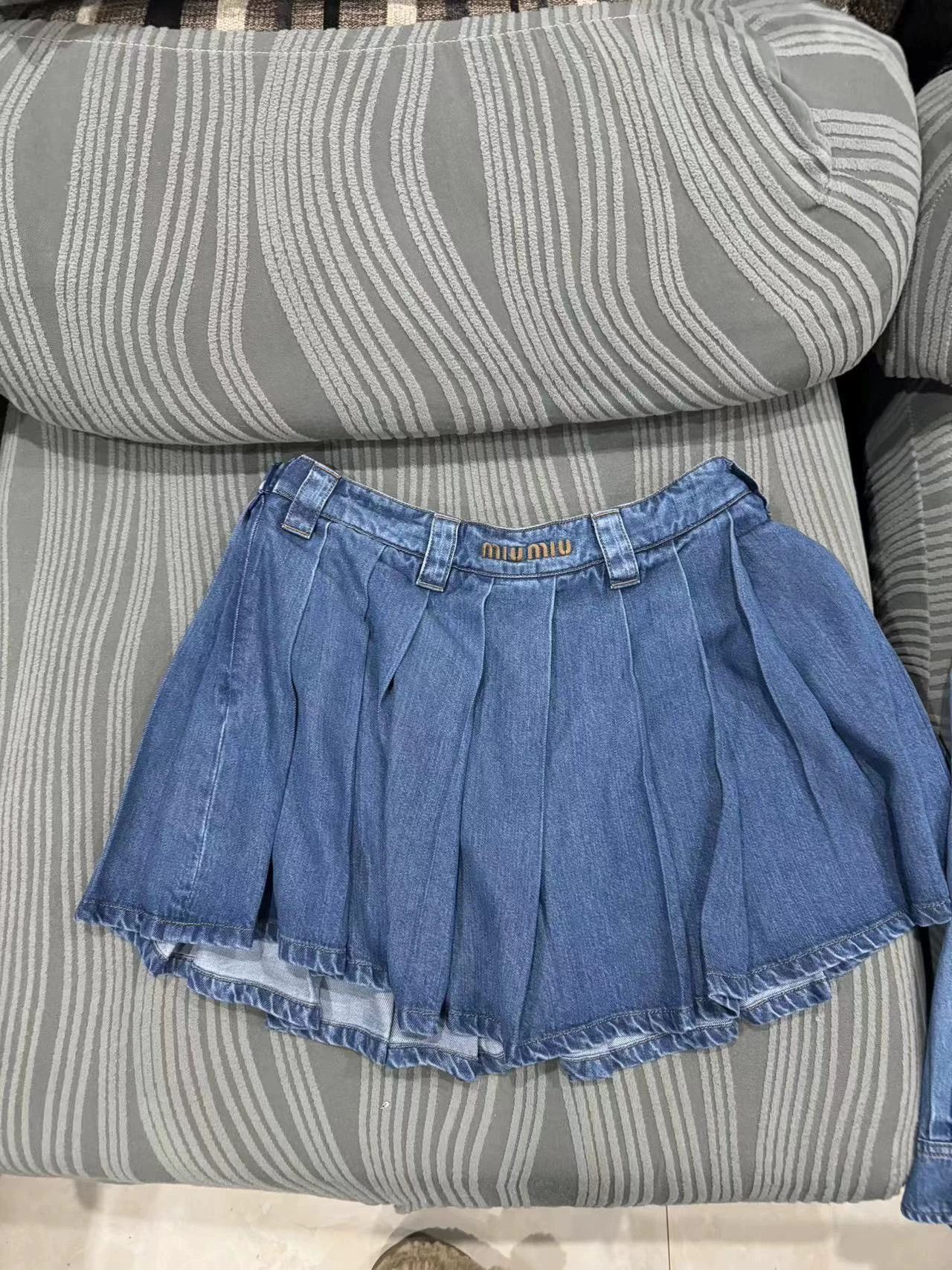Miu Miu MIU MIU 24' Denim Jacket 38 (Authentic) Size 25" / US 0 / IT 36 - 2 Thumbnail