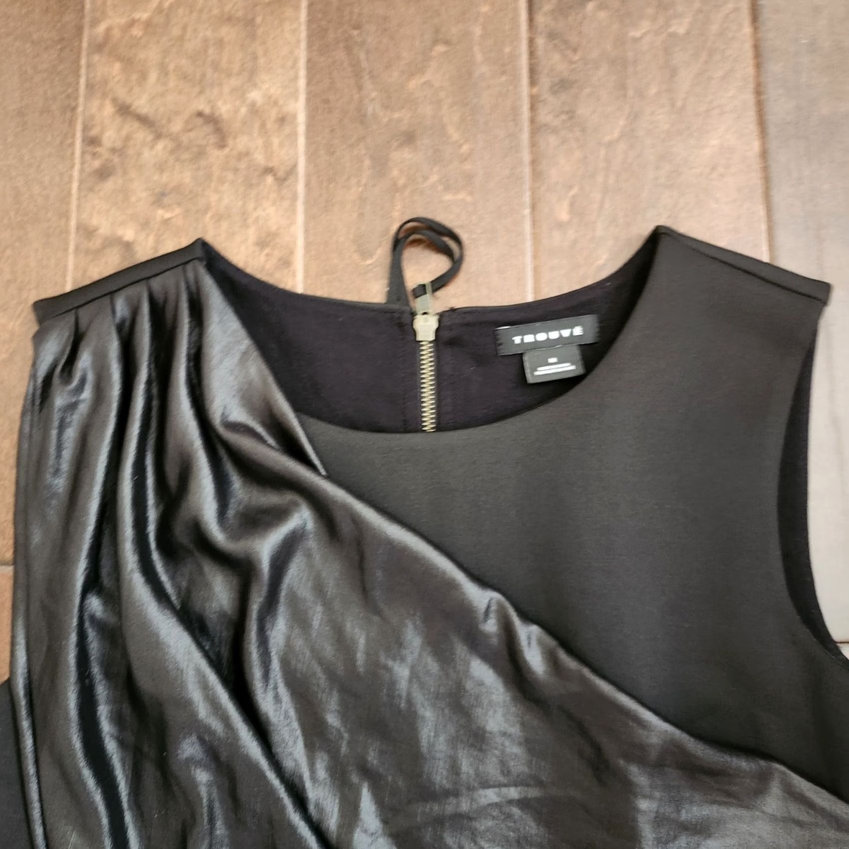 Vintage TROUVE Black Front Drape Sleeveless Top Back Zipper - Size M - Women's Blouse, Polyester Spandex, Regular Fit, Black Size M / US 6-8 / IT 42-44 - 5 Thumbnail