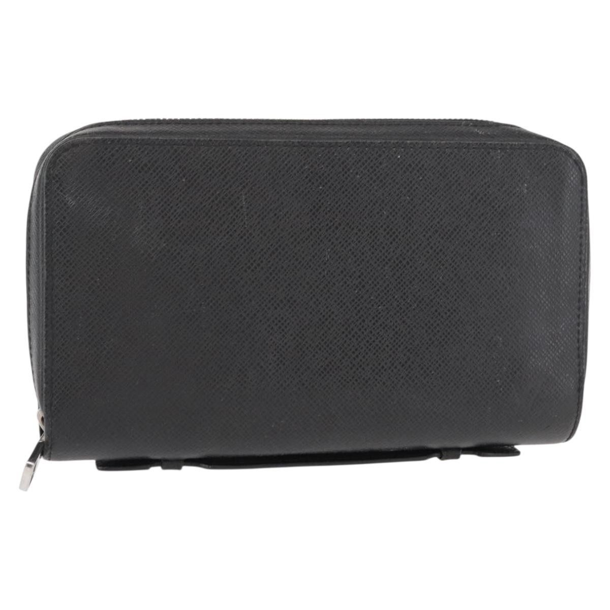 Louis Vuitton Louis Vuitton Zippy XL Taiga Leather Size ONE SIZE - 1 Thumbnail