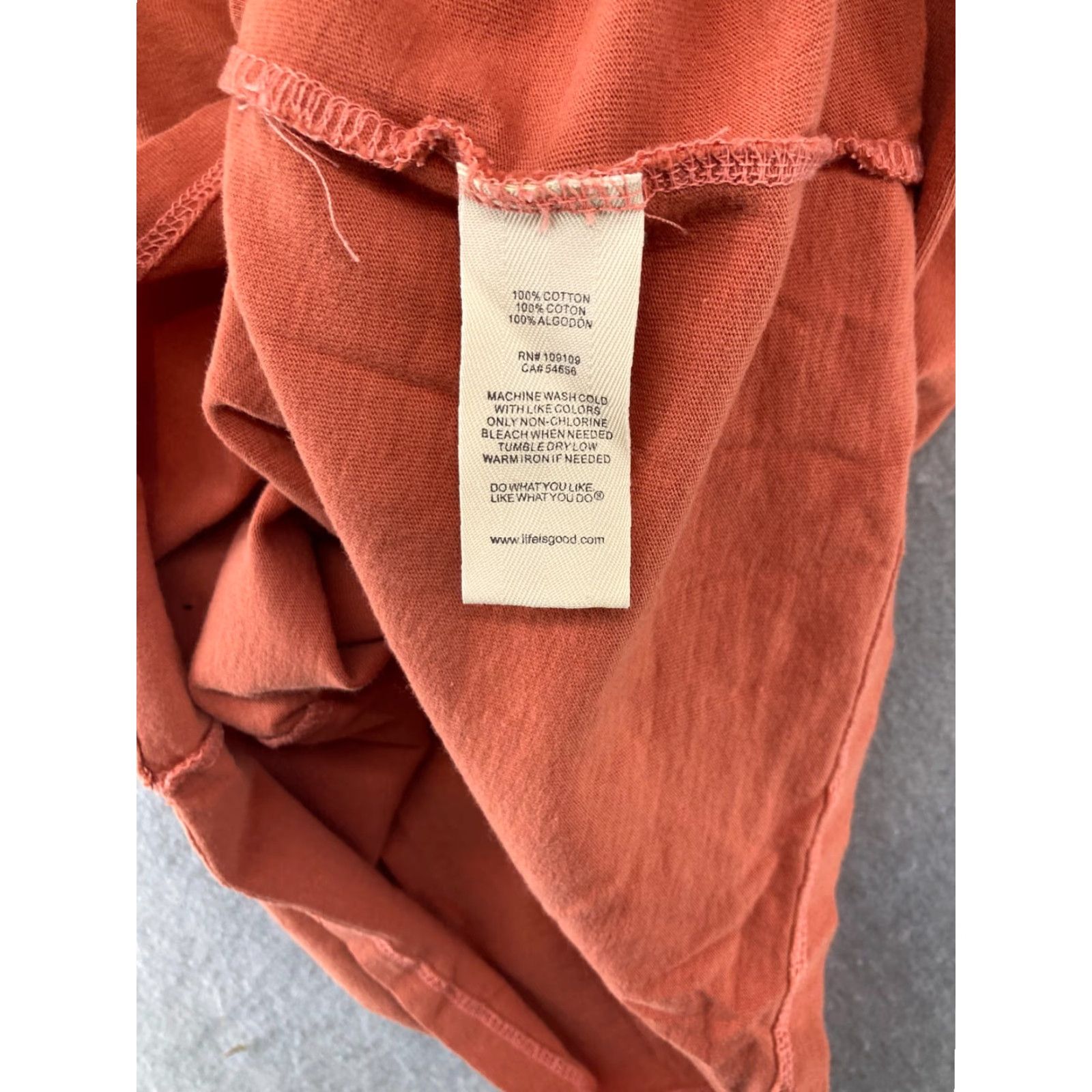 Life is Good Life is Good Graphic Tee Love USA Womens Large Orange V-Neck T-Shirt Casual Patriotic Size L / US 10 / IT 46 - 7 Thumbnail