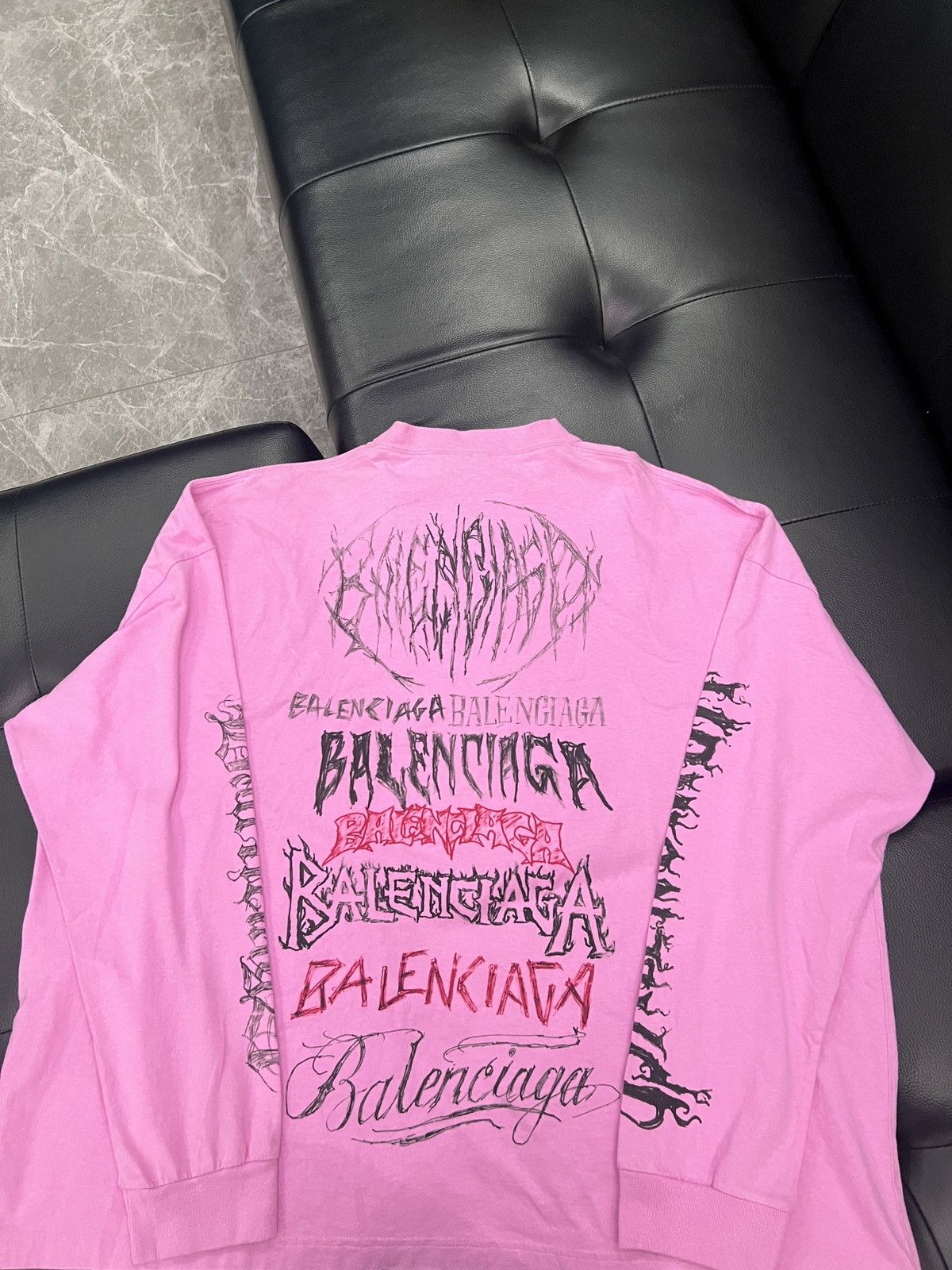Balenciaga Balenciaga SS24 Lunar New Year Sanskrit Graffiti Long Sleeve Size US XL / EU 56 / 4 - 5 Thumbnail