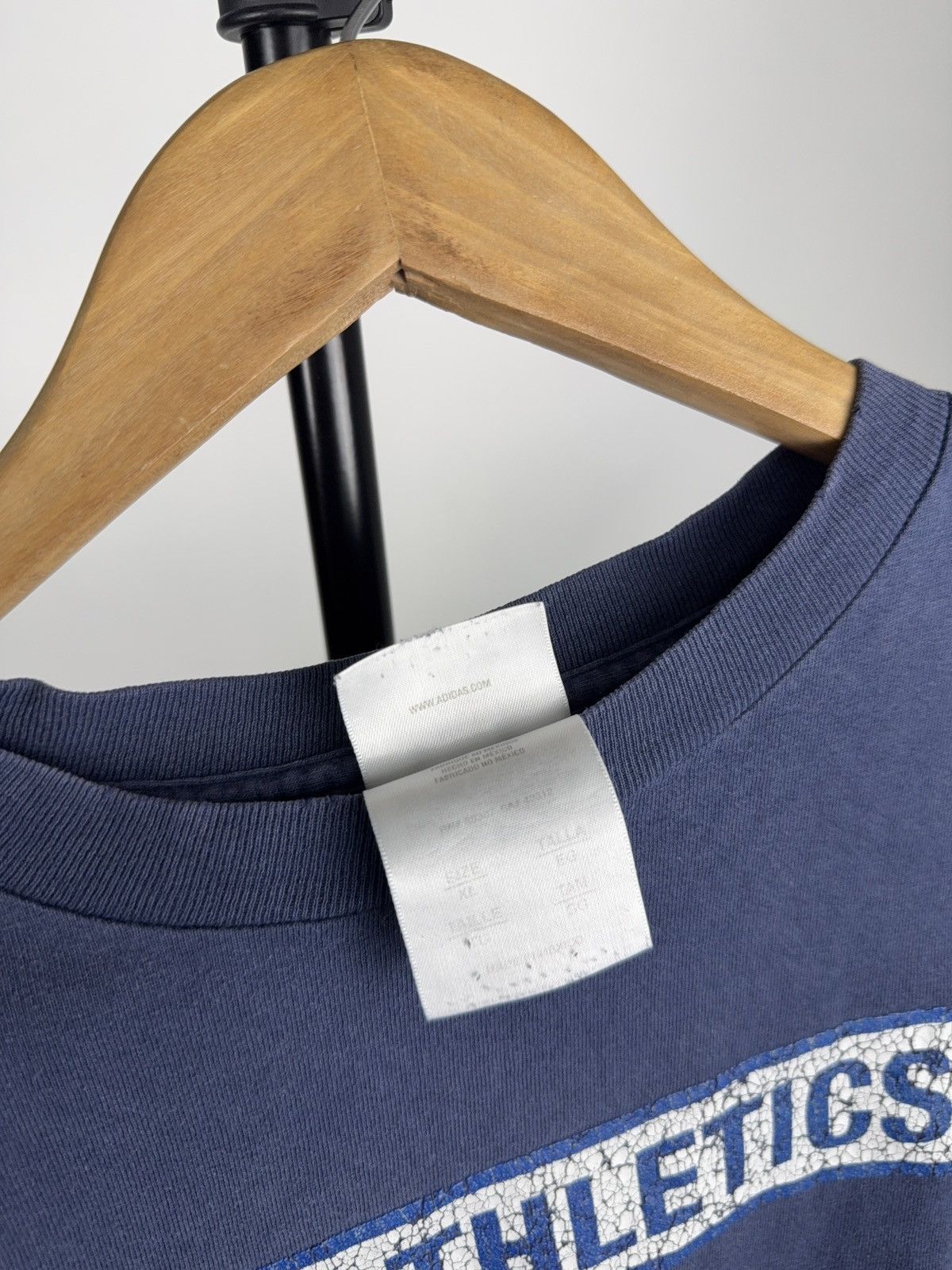 Adidas Vintage 00s Adidas Athletics Faded Navy Blue Cracked Logo Size US XL / EU 56 / 4 - 9 Thumbnail