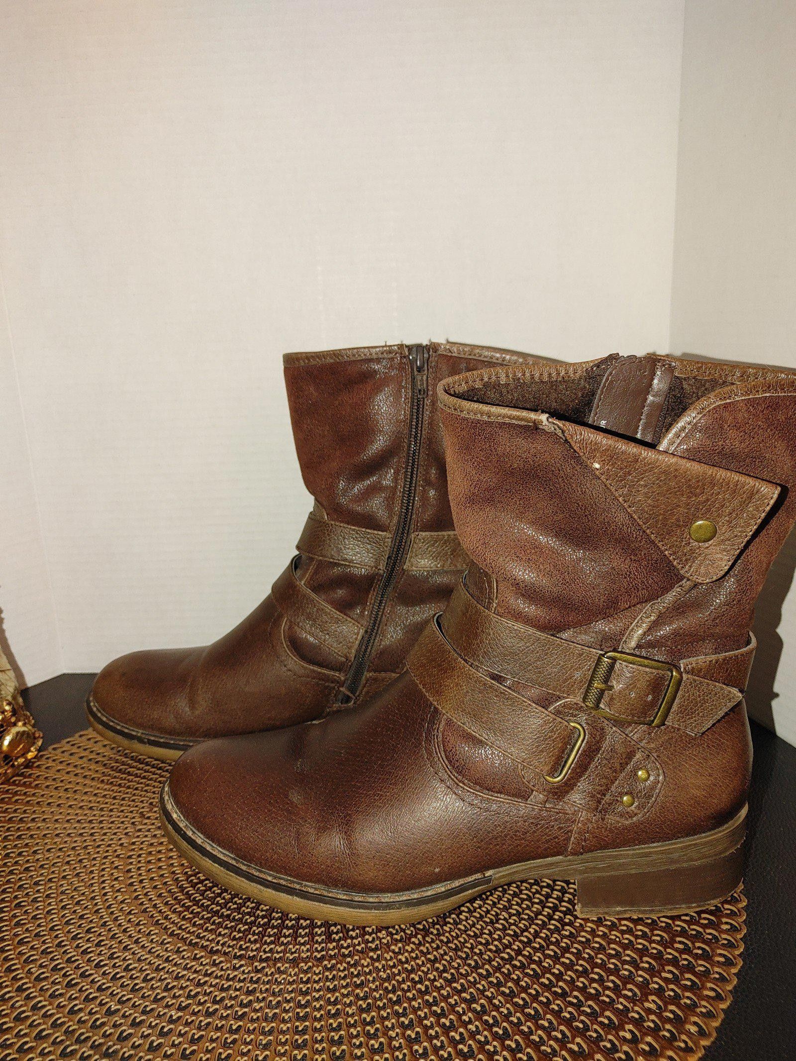 Designer Bare Traps Hailie Boots Size 10M Size US 10 / IT 40 - 1 Thumbnail