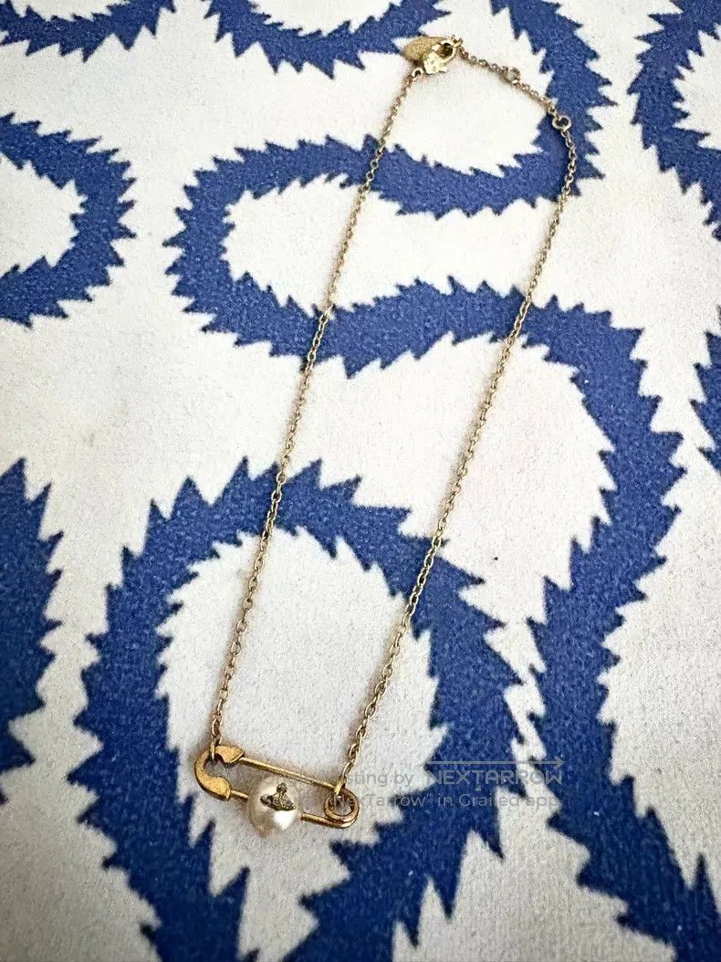 Vivienne Westwood Vivienne Westwood Vintage Gold Saturn Pin Necklace Size ONE SIZE - 3 Thumbnail