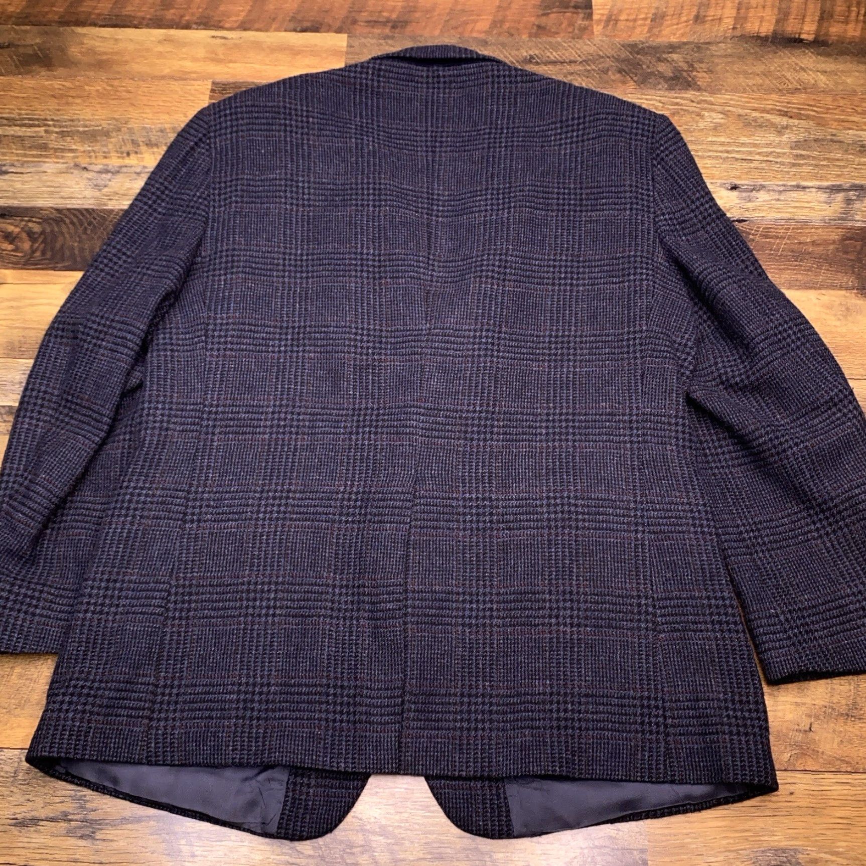 Farah VINTAGE Farah Blazer Jacket Blue Wool Tweed Herringbone Plaid Sport Coat 44R Men Regular Notch Lapel Single-Breasted Two-Button Front Size 44R - 2 Thumbnail