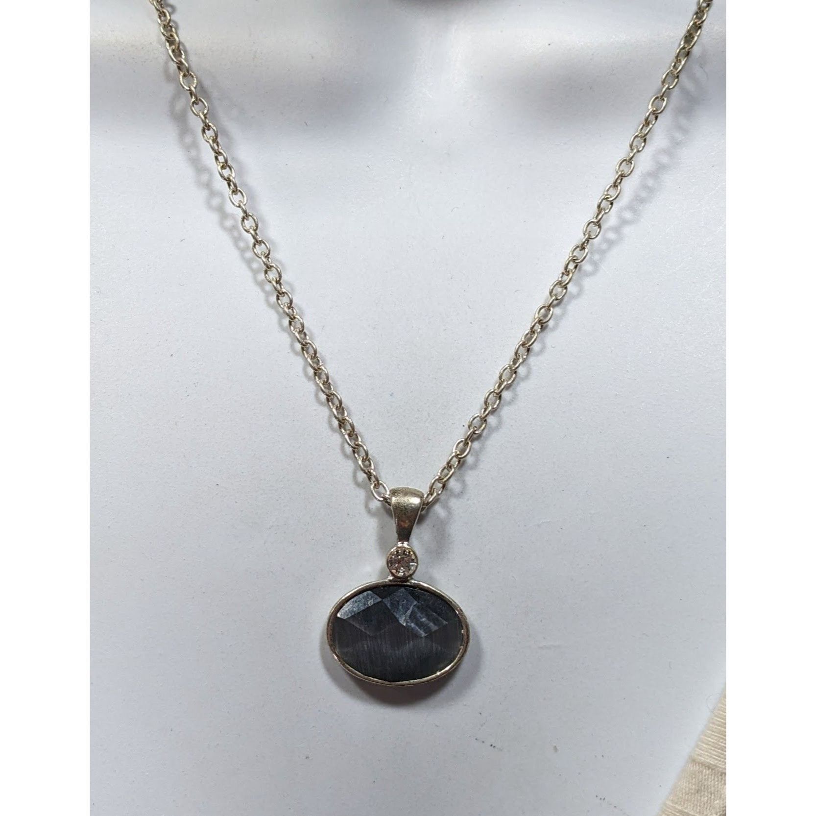 Other Whimsical Grey Faceted Cat Eye Glass Pendant Necklace With R Size ONE SIZE - 5 Thumbnail