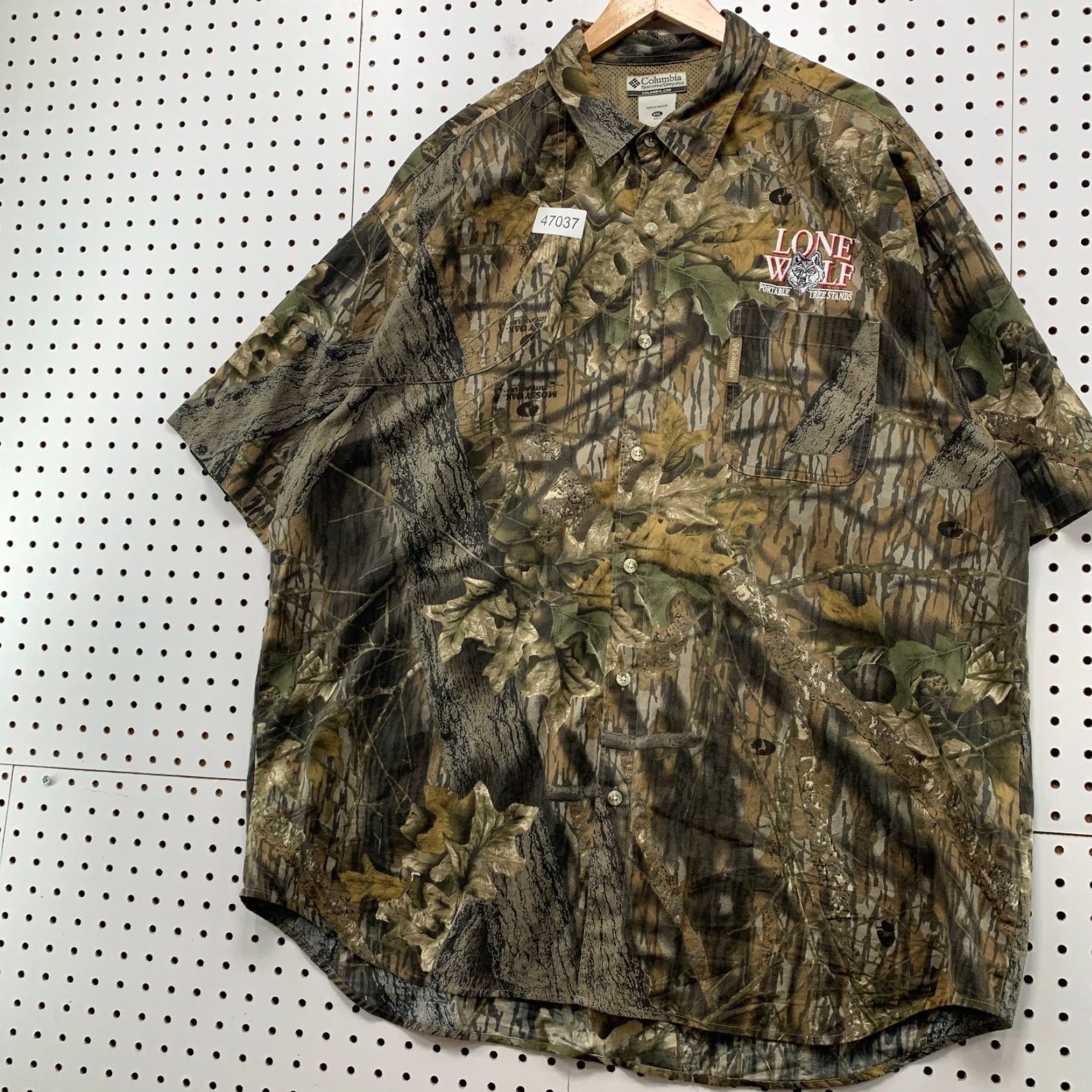 LONE WOLF Columbia Shirt Mens 2XL Camouflage Lone Wolf Tree Stand Vented Outdoor Beige Cotton Button-Up Outdoor Mens Size US XXL / EU 58 / 5 - 4 Thumbnail