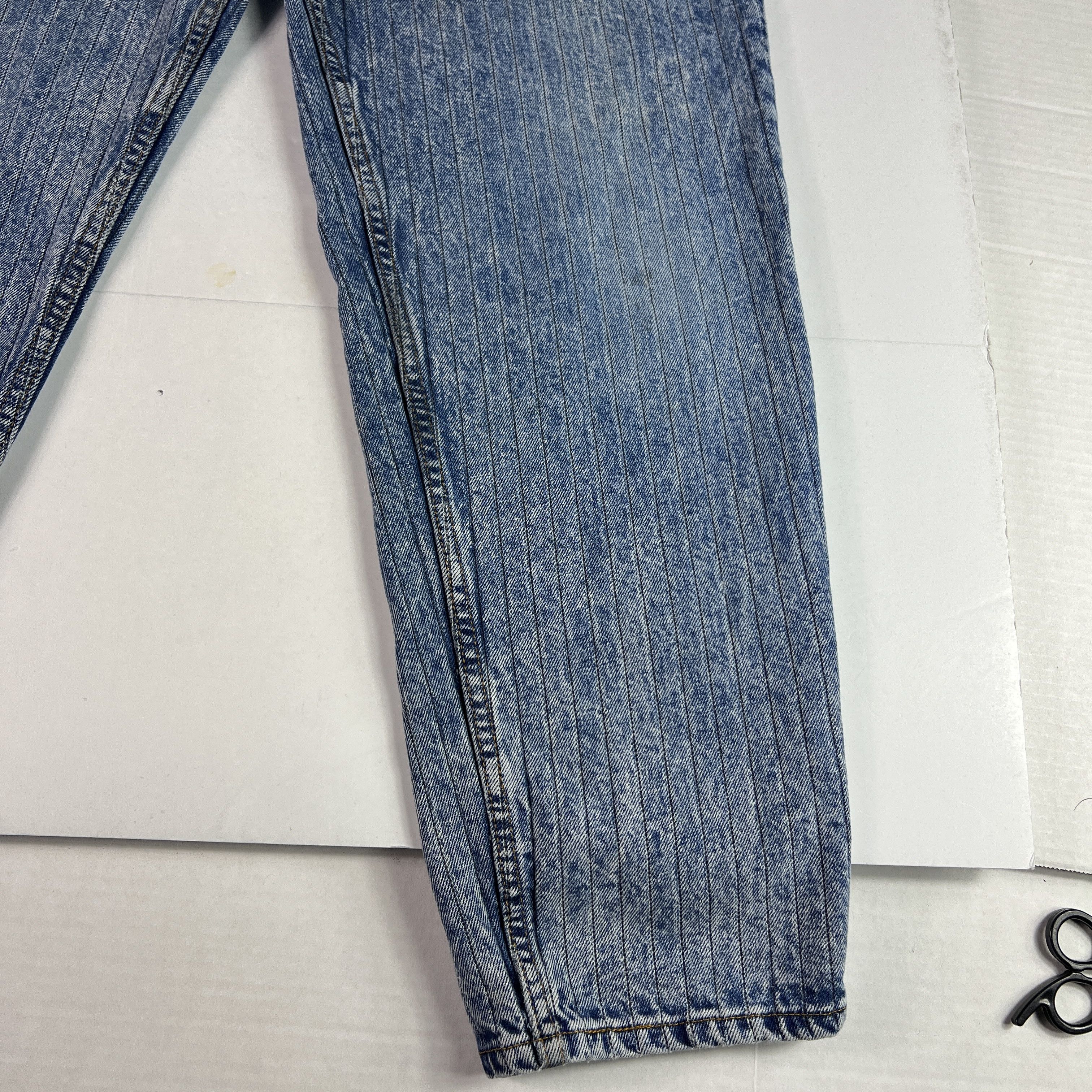 Levi's VTG 80s Levi's Jeans 550 Relaxed Blue Pinstripe Faded Denim Size US 32 / EU 48 - 10 Thumbnail