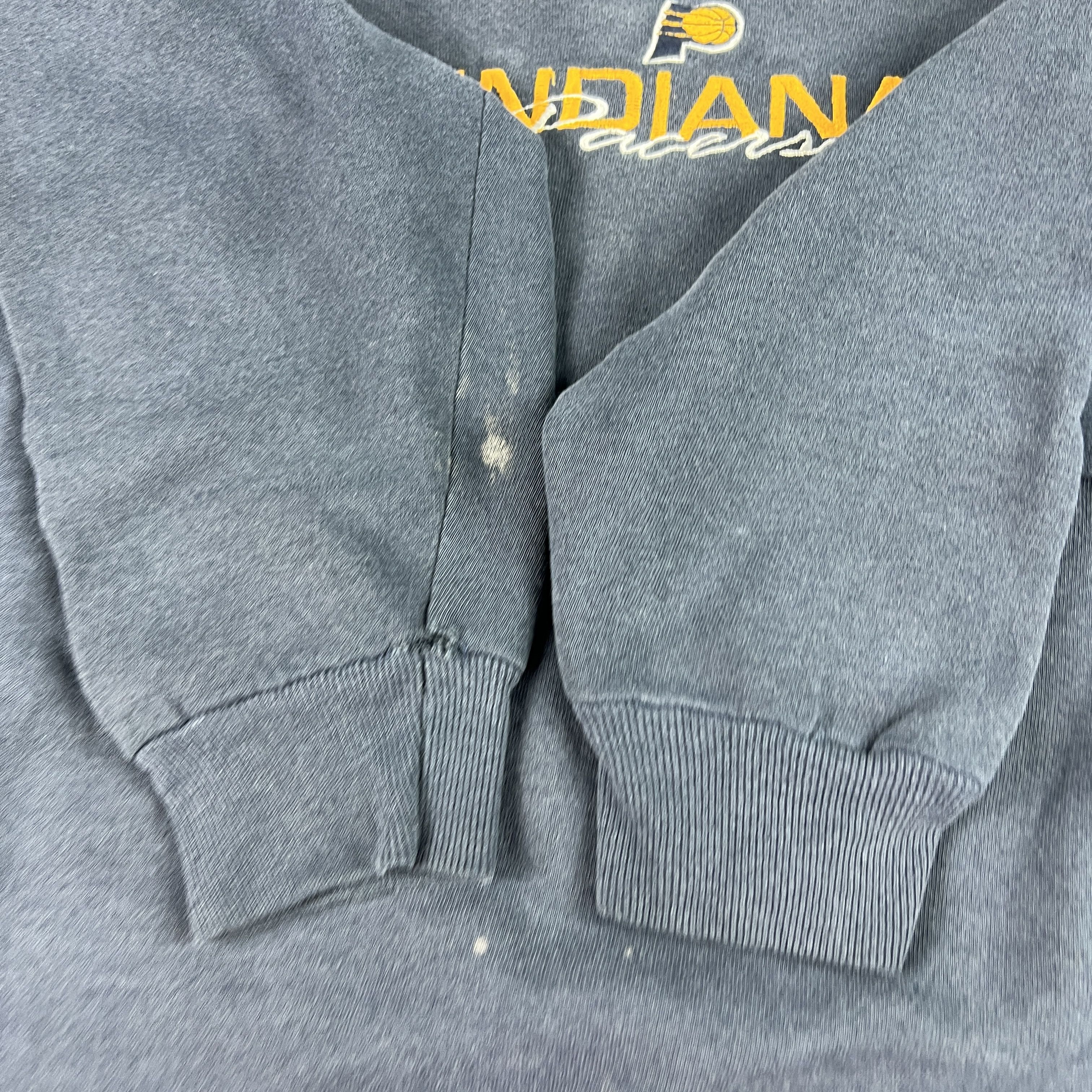 Lee × NBA × Vintage VTG Lee NBA Indiana Pacers Sweatshirt Blue Thrashed Crewneck Size US XXL / EU 58 / 5 - 7 Thumbnail