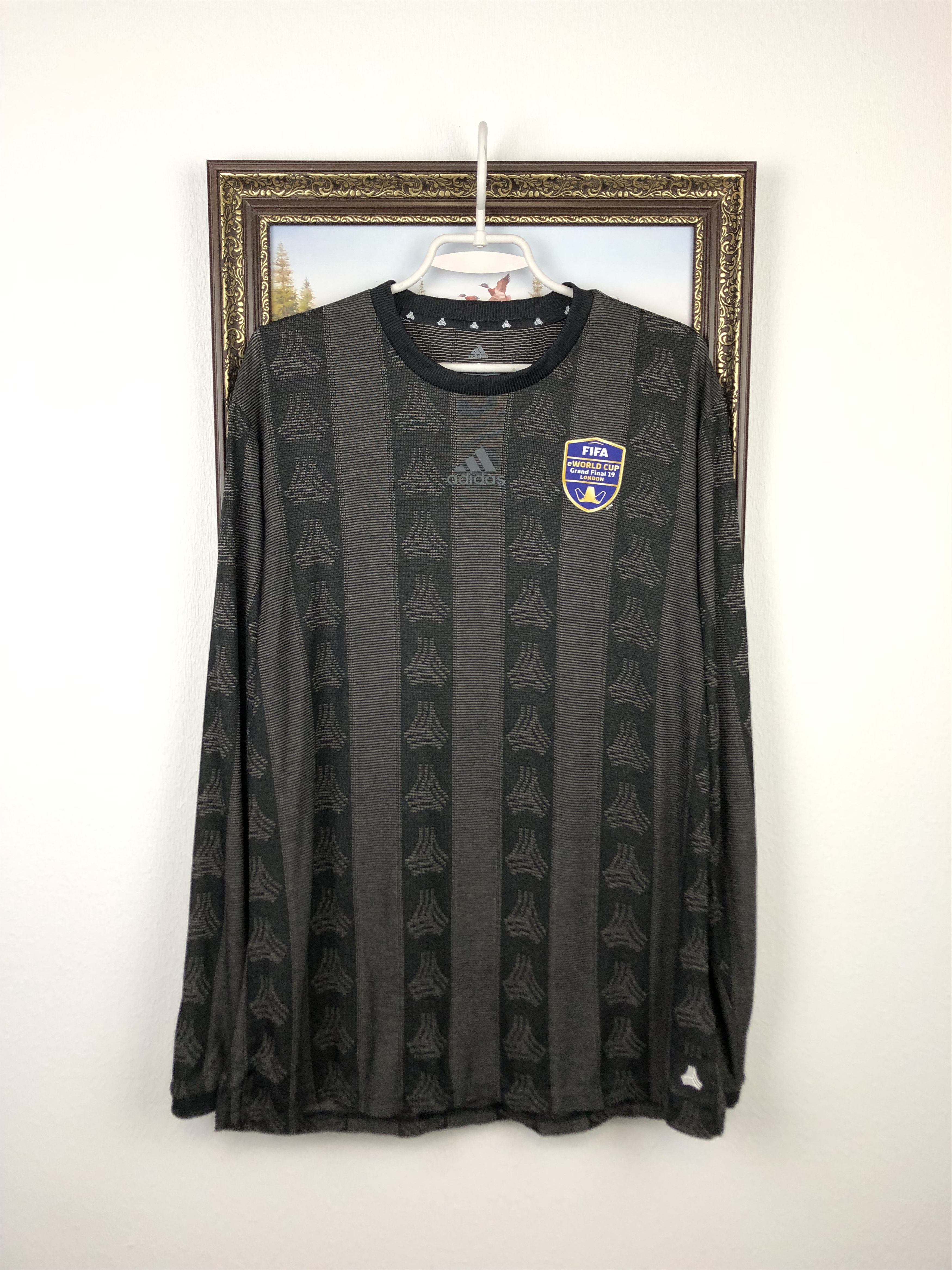 Adidas Adidas FIFA eWorld Cup London Football Shirt Soccer Jersey Size US S / EU 44-46 / 1 - 1 Thumbnail