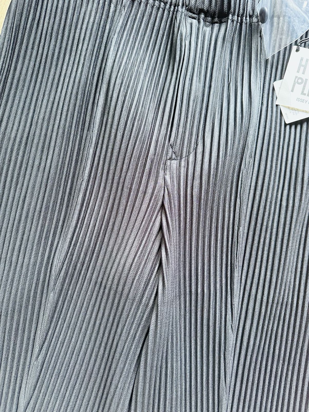 Homme Plisse Issey Miyake HOMME PLISSE ISSEY MIYAKE Pleated straight-leg regular-fit Size US 33 - 9 Thumbnail