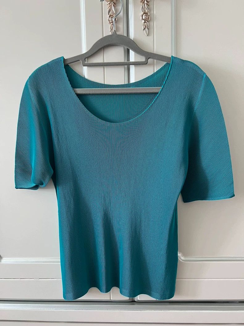 Issey Miyake issey miyake Peacock blue short-sleeved T-shirt 2505-Nextar Size S / US 4 / IT 40 - 1 Thumbnail