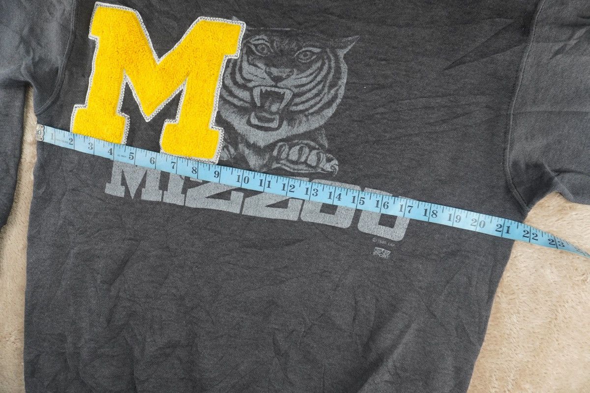 Vintage Vtg 80 University Missouri MIZZOU Tigers M Rugged Football Size US M / EU 48-50 / 2 - 9 Thumbnail