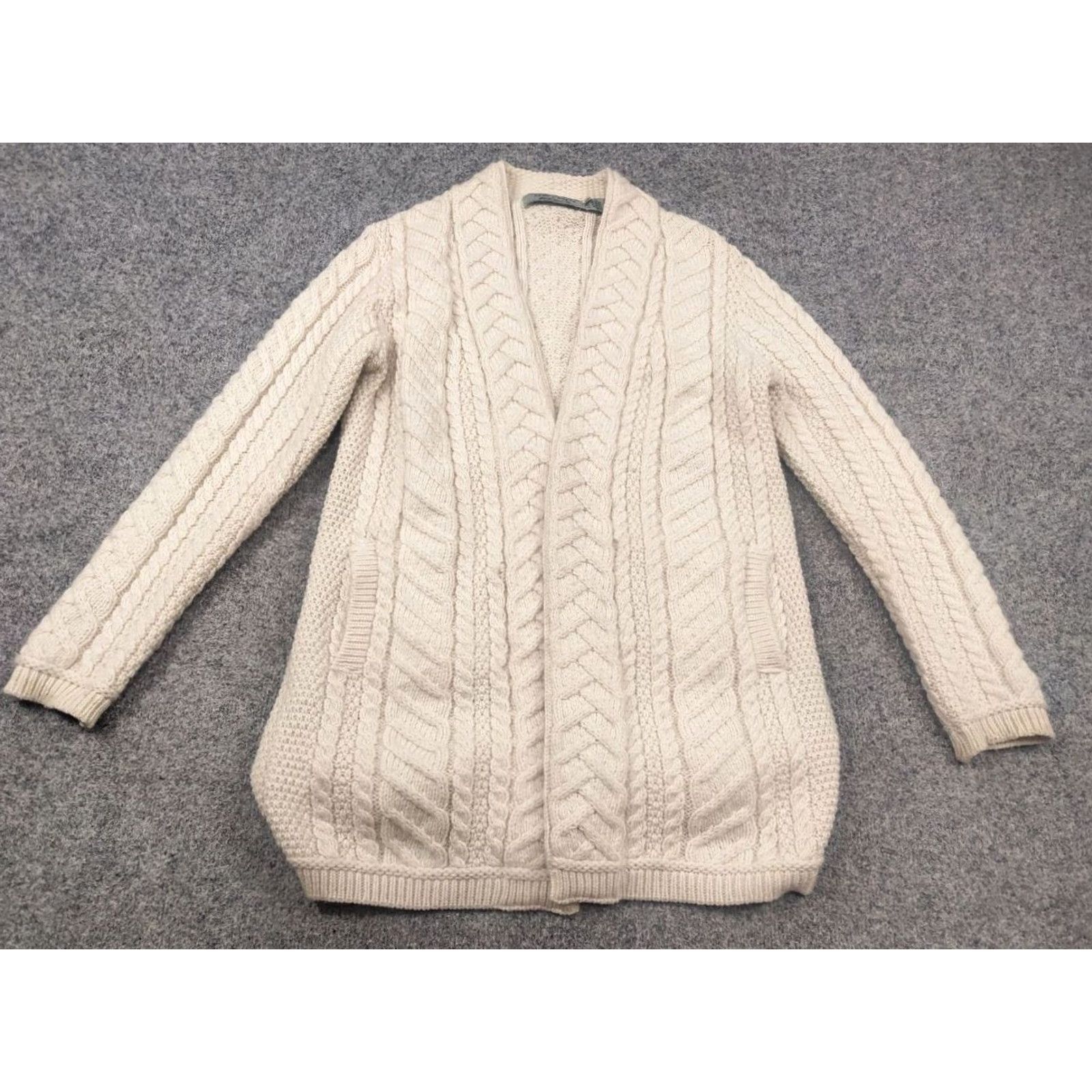 Vintage VINTAGE Aran Crafts Cardigan Ireland Merino Wool Cable Knit Beige Women L Sweater KnIt 90s Casual Knitwear Regular Size L / US 10 / IT 46 - 4 Thumbnail