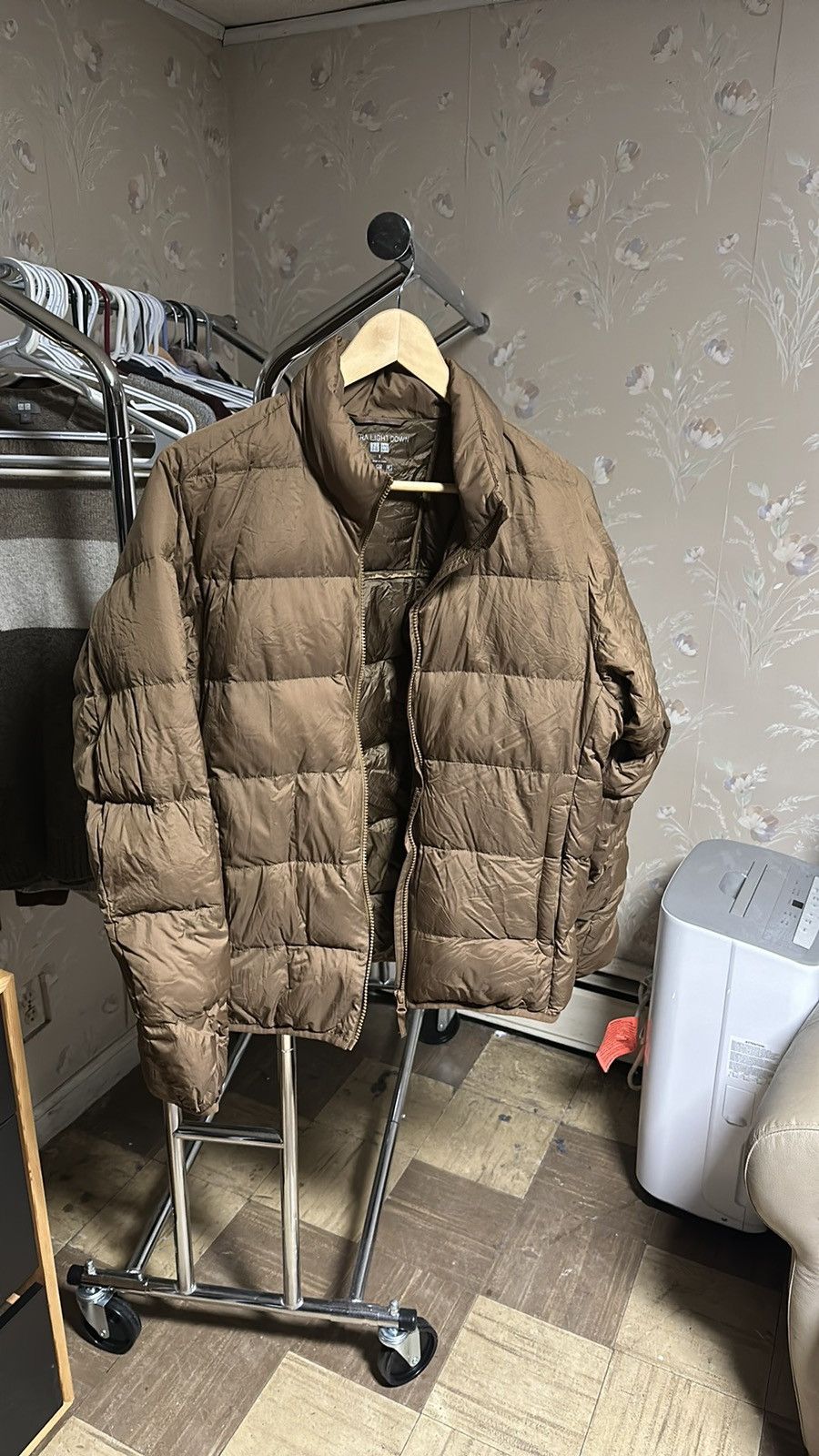 Uniqlo Uniqlo Men’s Ultra Light Down Jacket Brown Size S Size US S / EU 44-46 / 1 - 1 Thumbnail