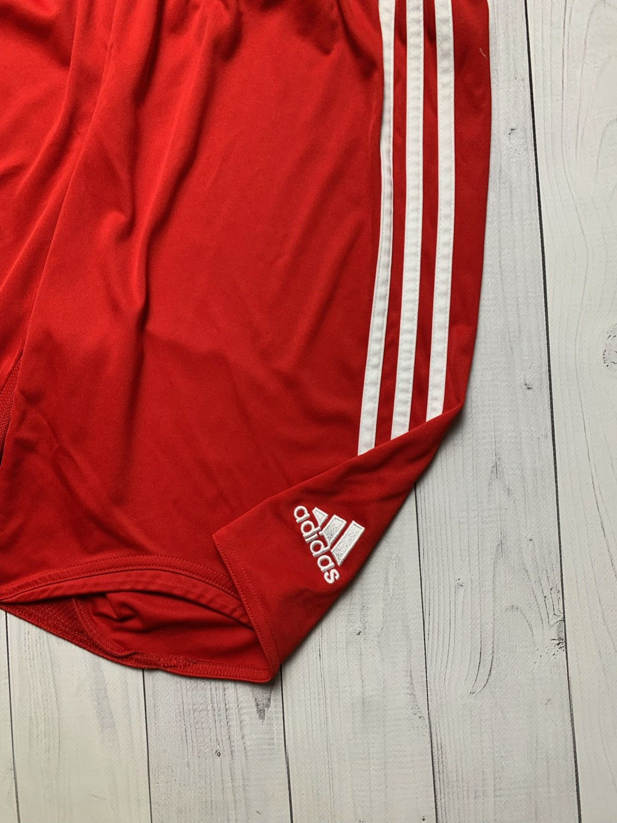Adidas × Vintage Vintage adidas Liverpool soccer shorts size M Size US 32 / EU 48 - 3 Thumbnail