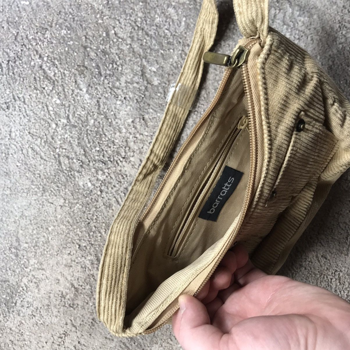 Vintage Vintage Y2K Cream Crossbody Bag Japanese Streetwear Faded OS Size ONE SIZE - 5 Thumbnail