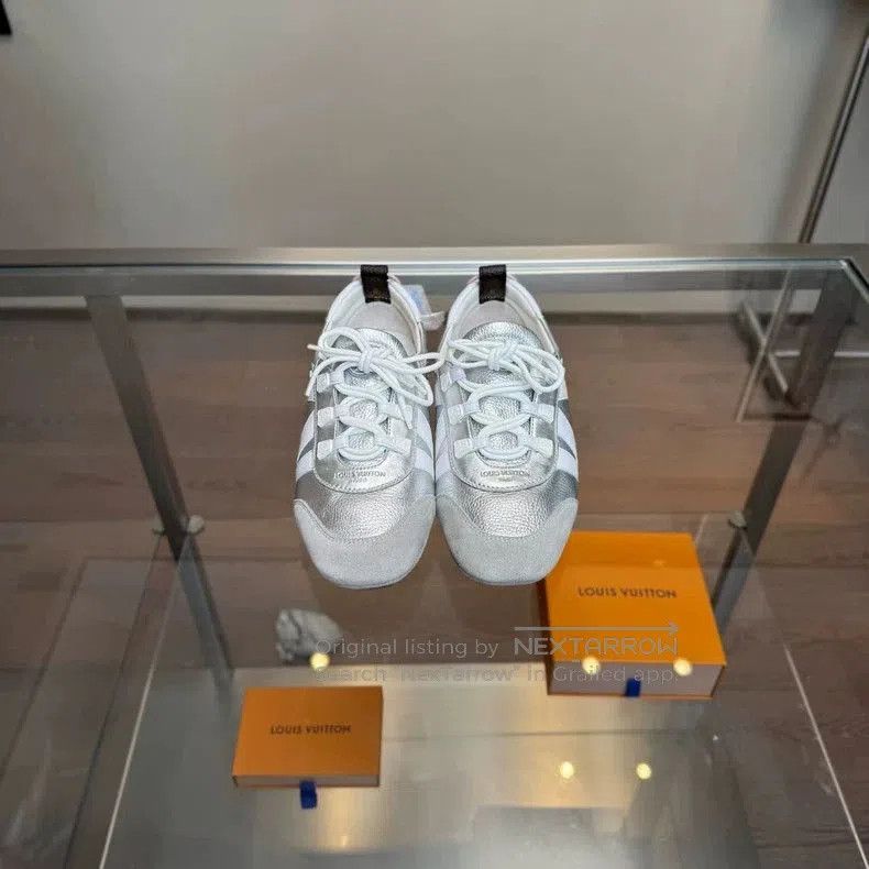 Louis Vuitton Louis Vuitton LV Sneakerina Silver Sneakers . Size US 10 / EU 43 - 6 Thumbnail