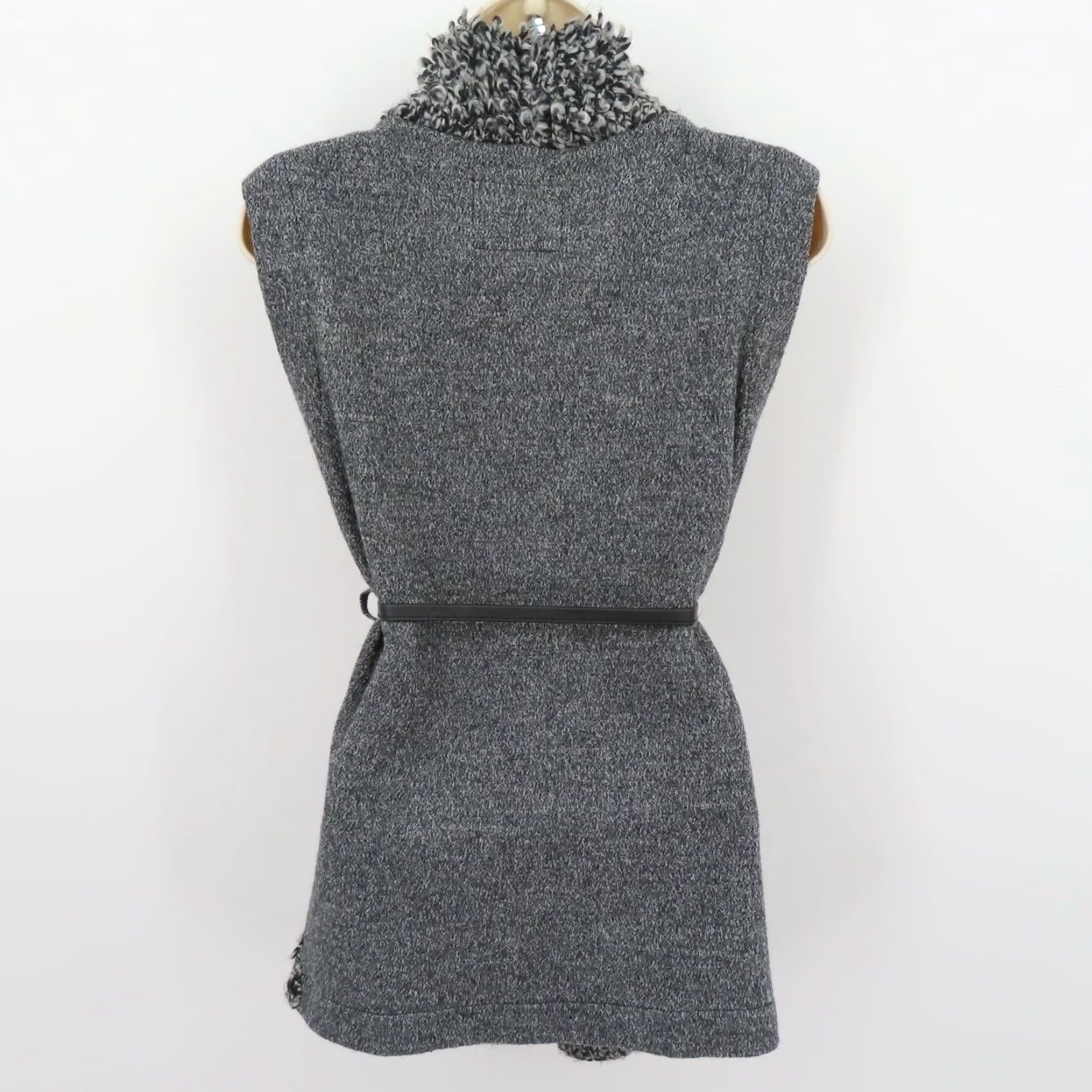 Abercrombie & Fitch **Abercrombie & Fitch Women XS Vest Sweater Wool Blend** User: **Abercrombie & Fitch Women XS Wool Blend Vest** Size XS / US 0-2 / IT 36-38 - 4 Thumbnail
