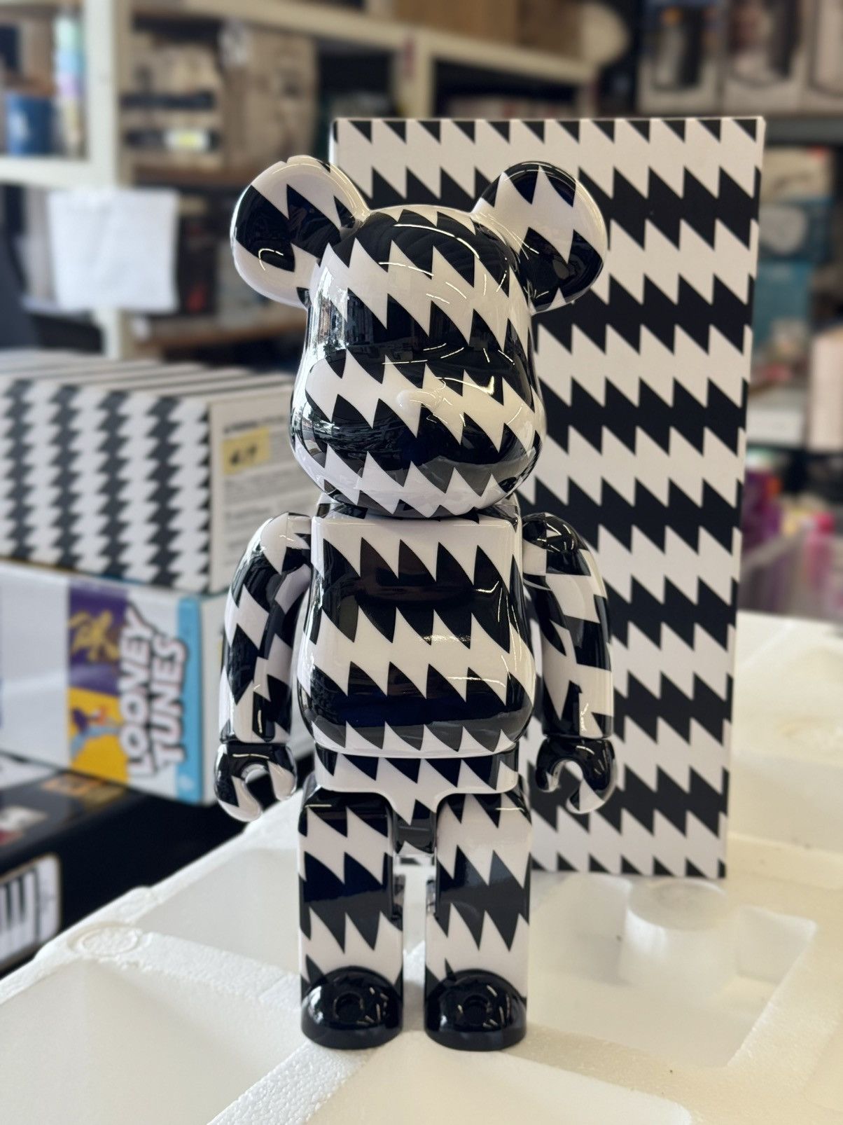 Mint Designs Bearbrick 400% Figure