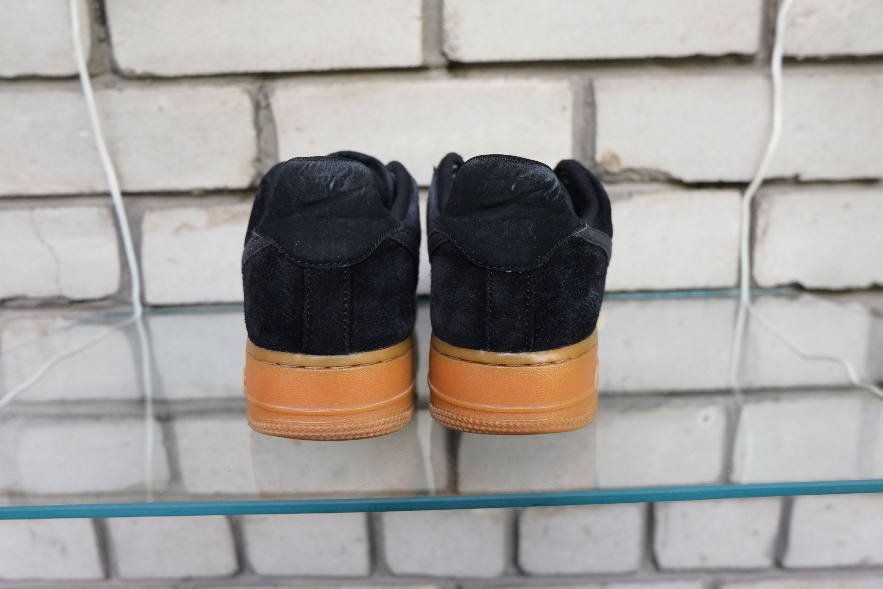 Nike Nike Air Force 1 07 LV8 Suede Black Gum Jordan AA1117-001 Size US 8 / EU 41 - 10 Thumbnail