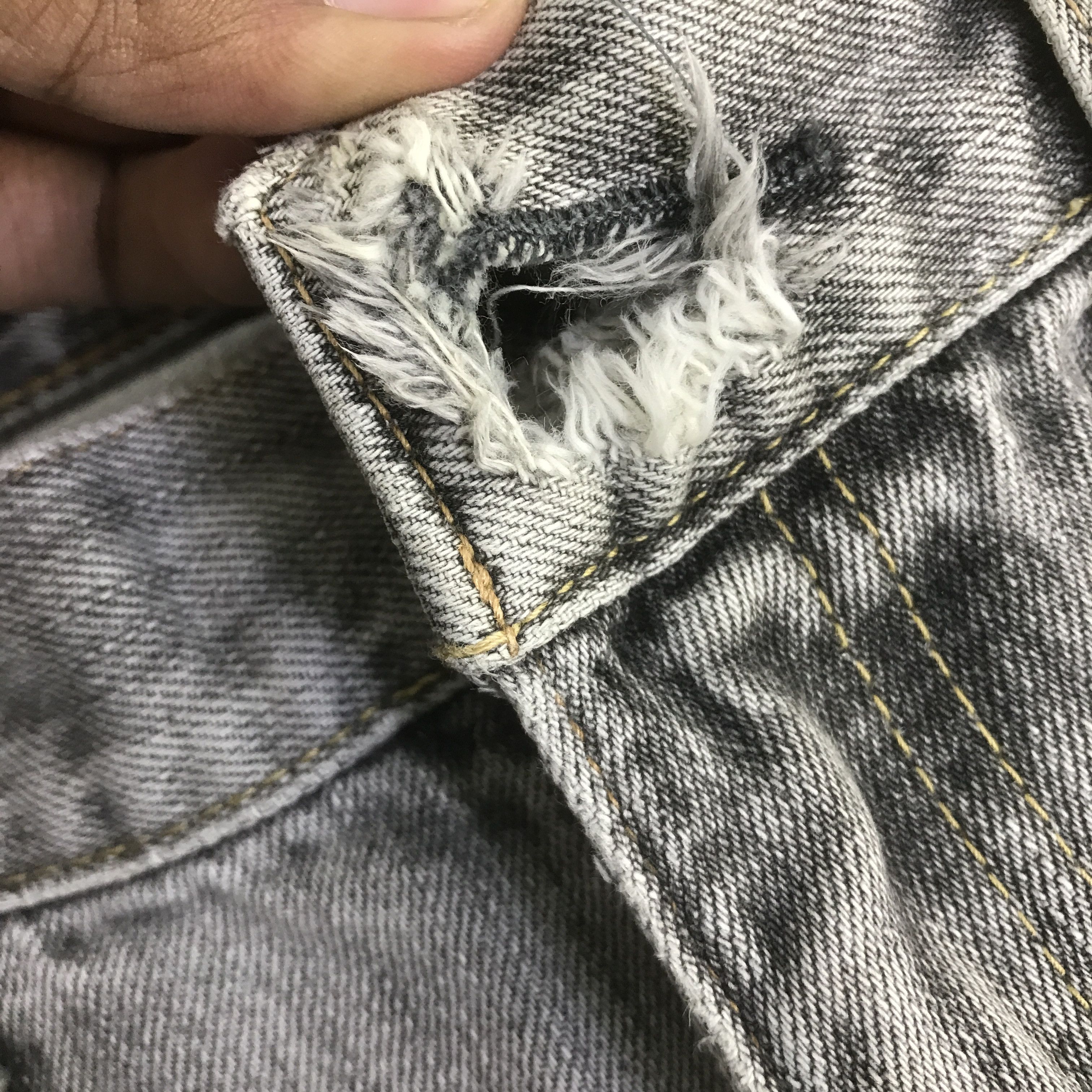 Japanese Brand BLACK DENIM JAPAN UNIQLO DISTRESSED DENIM K133B13 Size US 32 / EU 48 - 14 Thumbnail