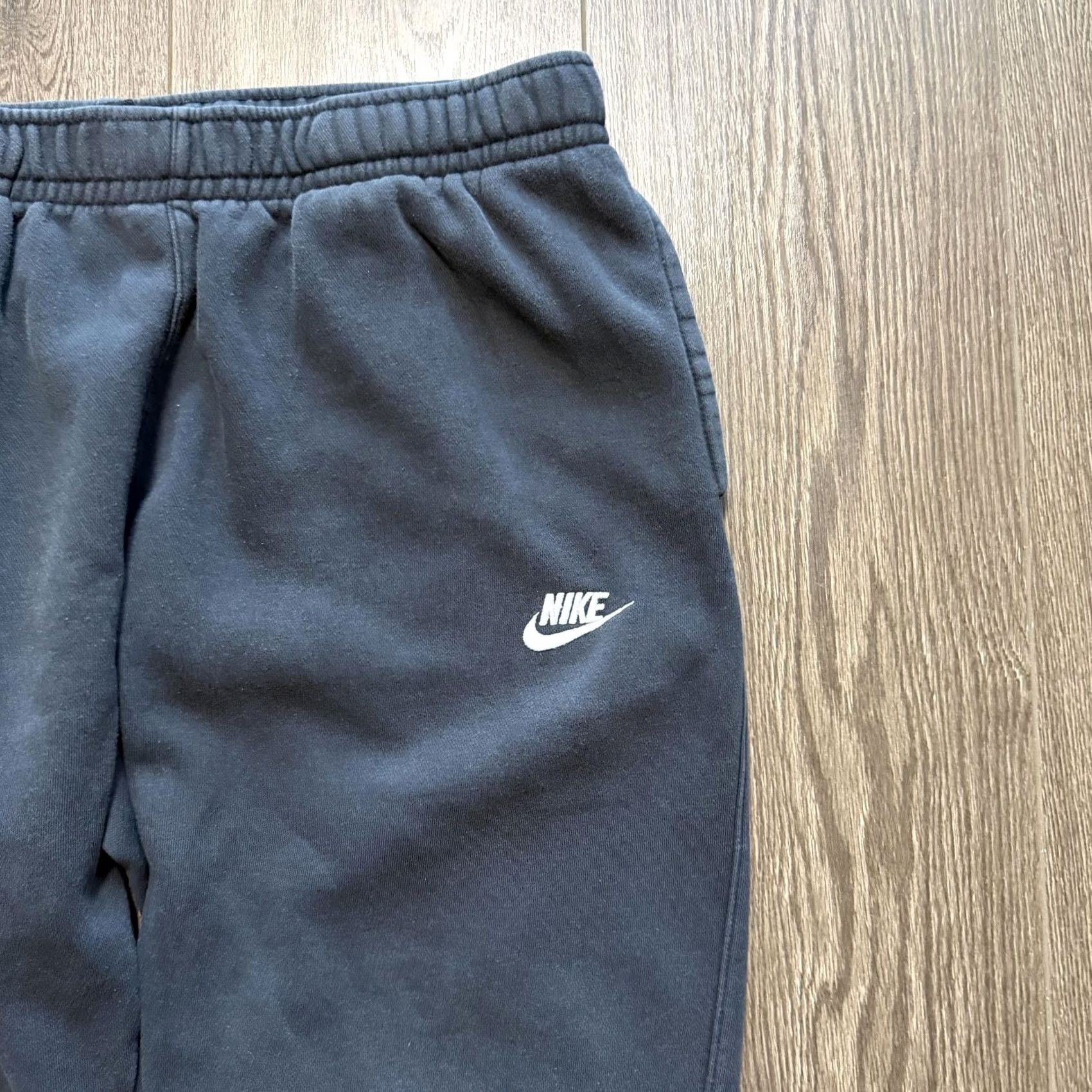 Nike Y2K Baggy Nike Sweatpants Mens Large Black Elastic Waist Pockets Swoosh Logo Size US 33 - 3 Thumbnail