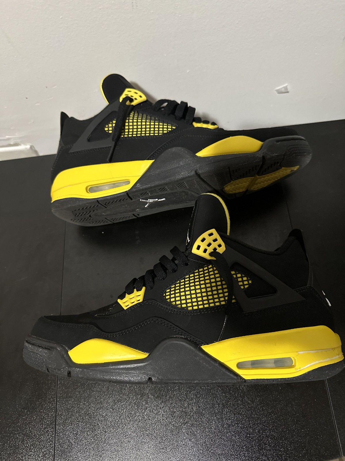 Air Jordan 4 retro thunder 2012