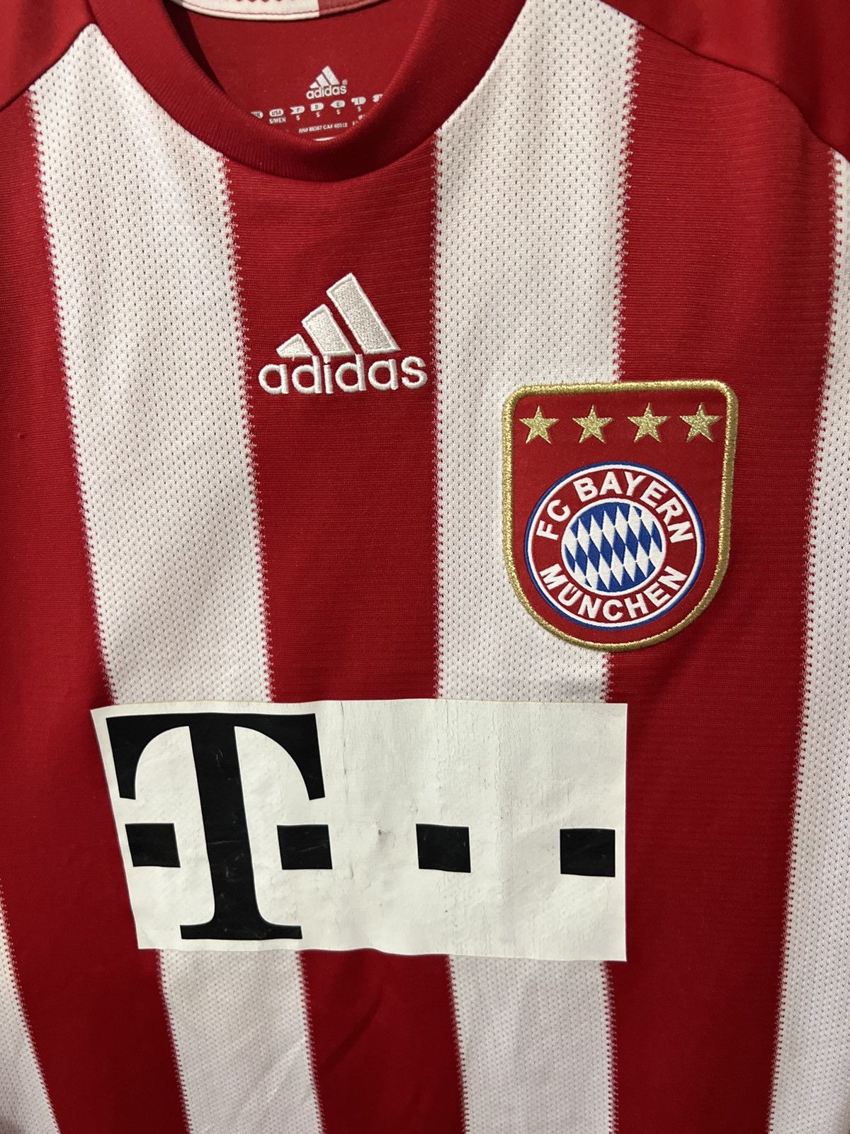 Adidas 2010/2011 ADIDAS BAYERN MUNCHEN #17 VAN BOMMEL HOME FOOTBALL Size US S / EU 44-46 / 1 - 3 Thumbnail