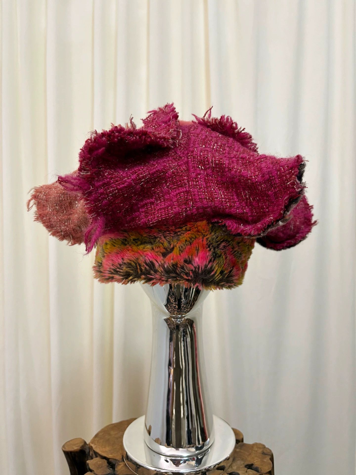 Nozomi Ishiguro Nozomi Ishiguro Oversized Star-Knit Hat Heart Badge Size ONE SIZE - 1 Thumbnail