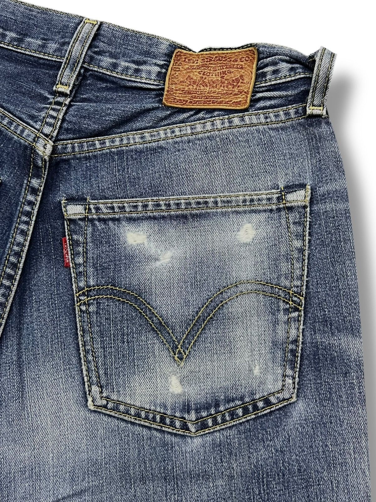 Vintage 05 Levi’s 502 Japan - Faded Wash Jeans