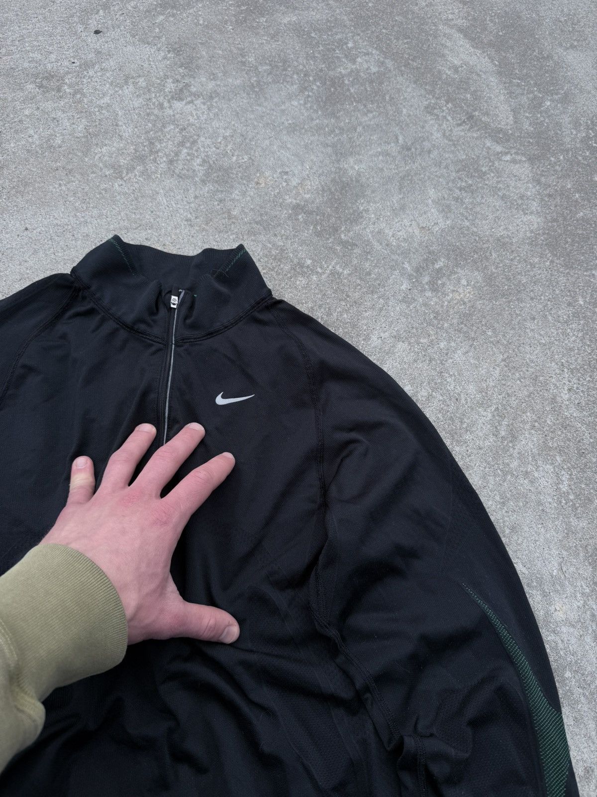 Other Vintage Nike Y2K streetwear nylon sweatshirt Size US L / EU 52-54 / 3 - 10 Thumbnail