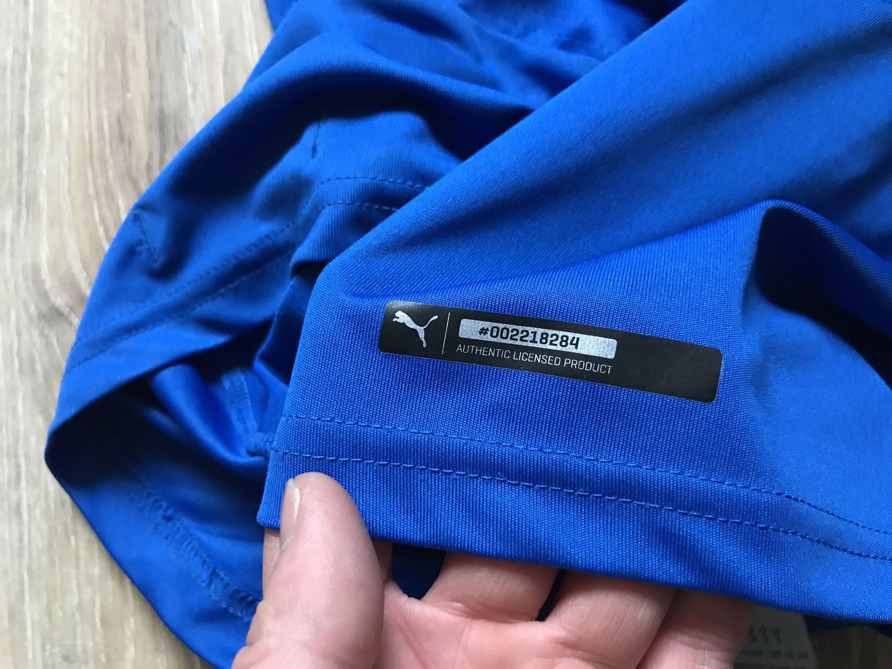 Puma × Vintage Vintage Puma Italy Home Football Shirt #9 Mario Balotelli Size US M / EU 48-50 / 2 - 6 Thumbnail
