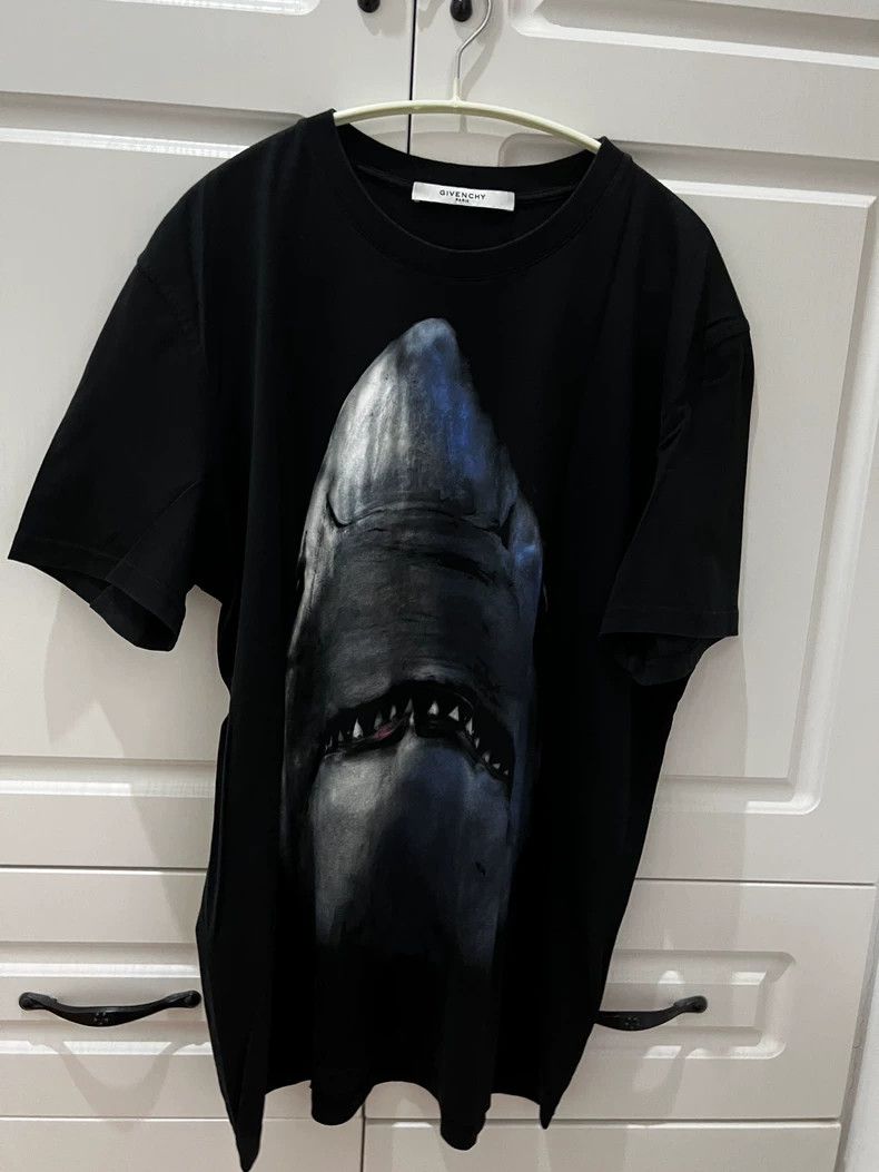 Givenchy Givenchy Shark T-Shirt Size US XL / EU 56 / 4 - 1 Thumbnail