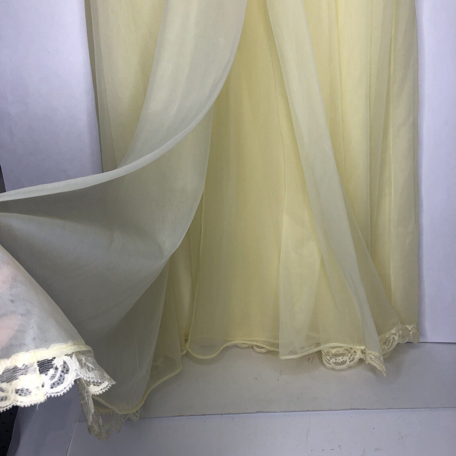 Other VTG SHADOWLINE Nylon Night Gown Peignoi Size S Yellow Sheer Size S / US 4 / IT 40 - 9 Thumbnail