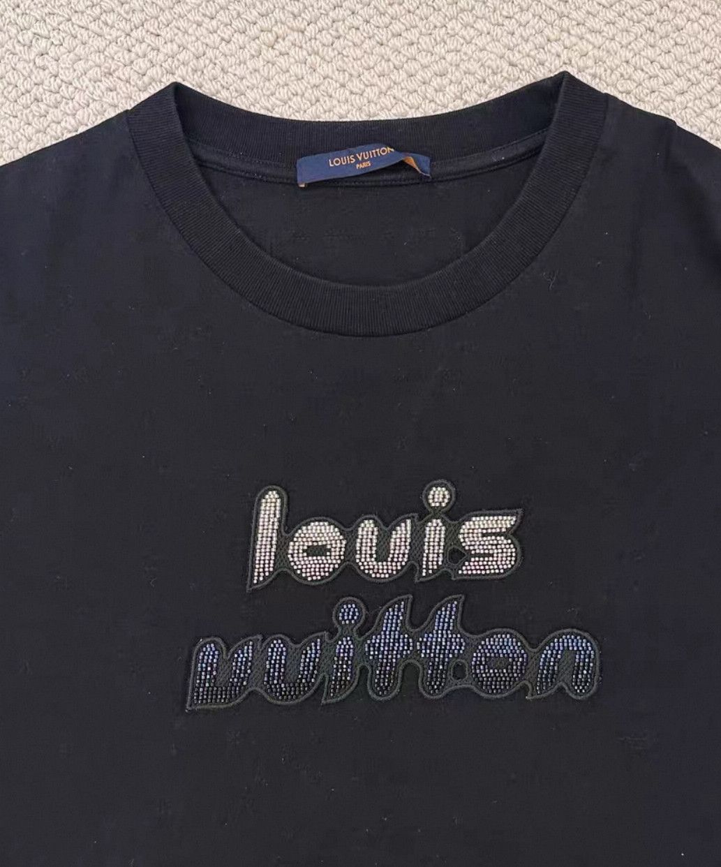 Louis Vuitton Louis Vuitton Black Chest Beaded Letter Logo Short Sleeve Size US XL / EU 56 / 4 - 2 Thumbnail