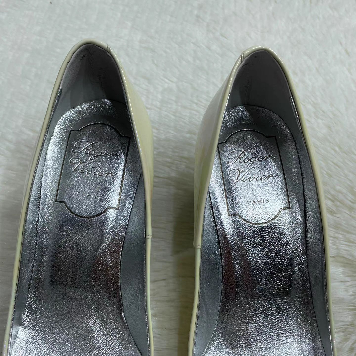 Roger Vivier Roger Vivier Flower Strass Leather Stiletto Heel Pumps K15 Size US 6 / IT 36 - 7 Thumbnail