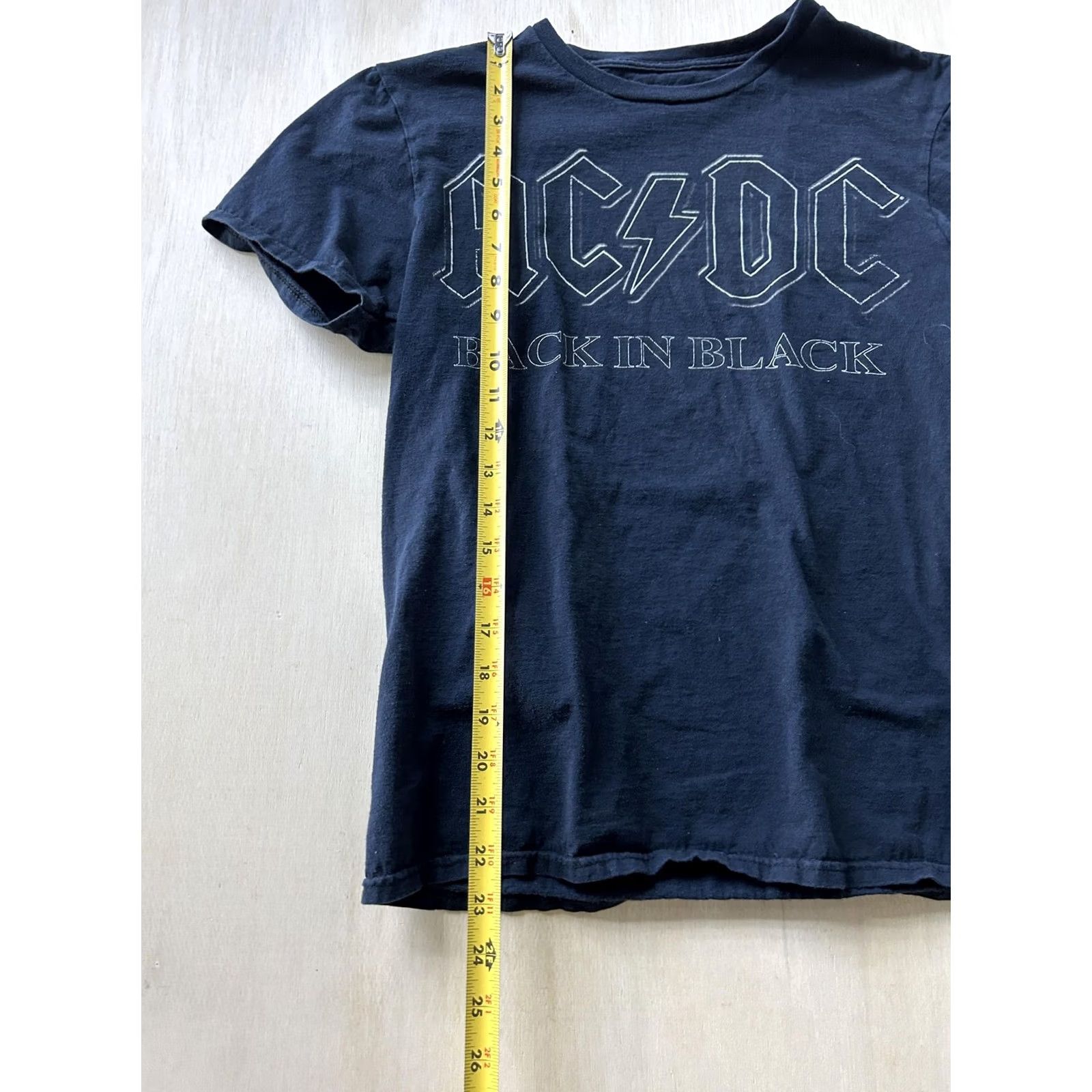 Vintage AC/DC Back In Black Shirt Mens Small Black Band Graphic Tee T-Shirt Rock Music Size US S / EU 44-46 / 1 - 4 Thumbnail
