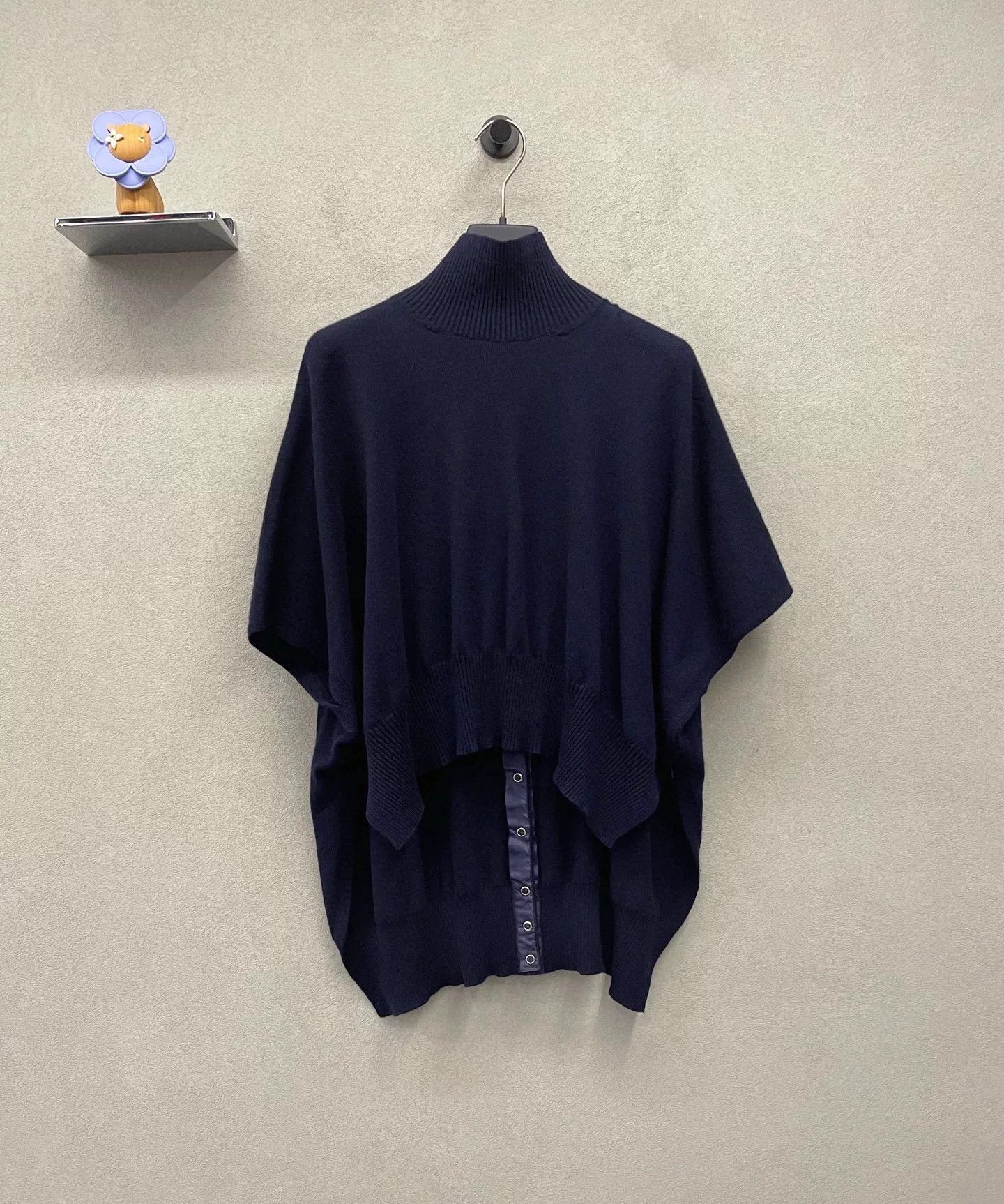 Louis Vuitton LV Navy Blue Knit Sweater Size M / US 6-8 / IT 42-44 - 1 Thumbnail