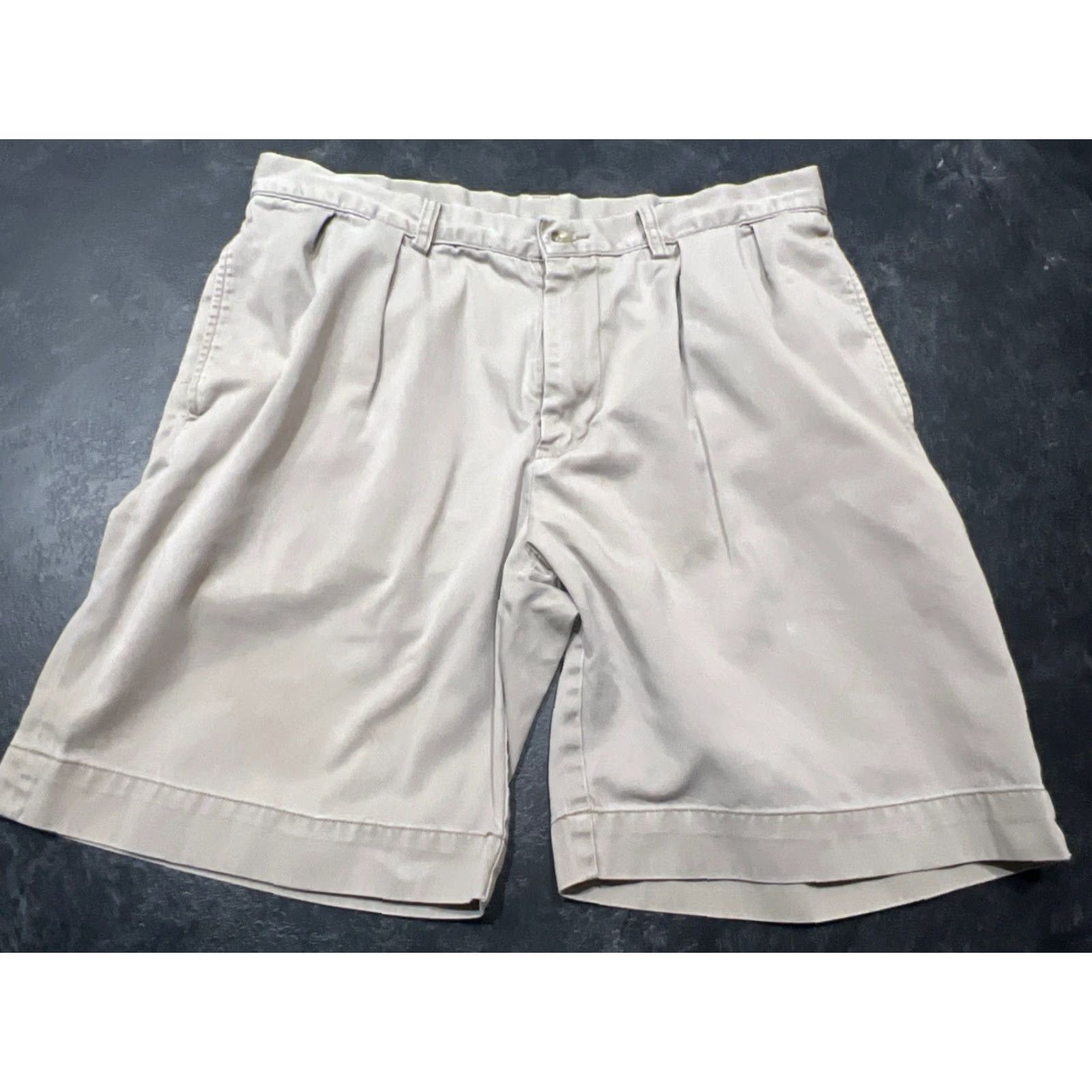 Polo Ralph Lauren Polo Ralph Lauren Shorts Men 33 Chino Belted Beige 9in Inseam Classic Pleated Front Cotton NYC Vintage-Style Look Size US XS / EU 42 / 0 - 2 Thumbnail