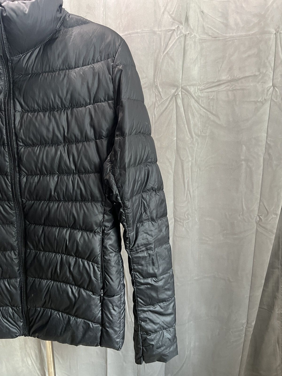Uniqlo Uniqlo light black puffer Size US M / EU 48-50 / 2 - 3 Thumbnail