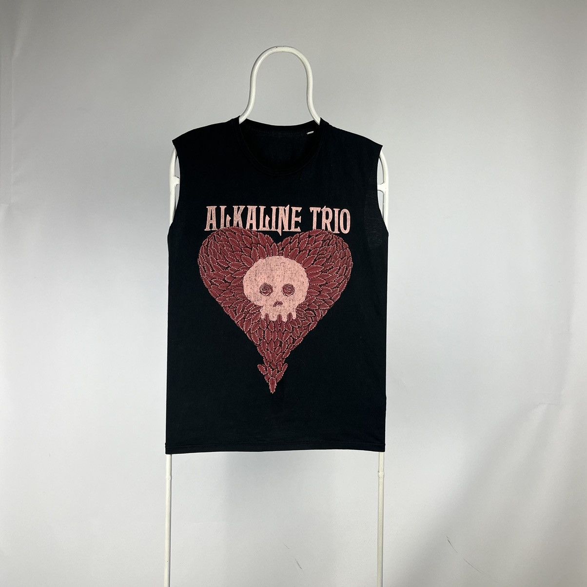 Band Tees Alkaline Trio hearts skull Tshirt rock tee size Large Size US L / EU 52-54 / 3 - 1 Thumbnail