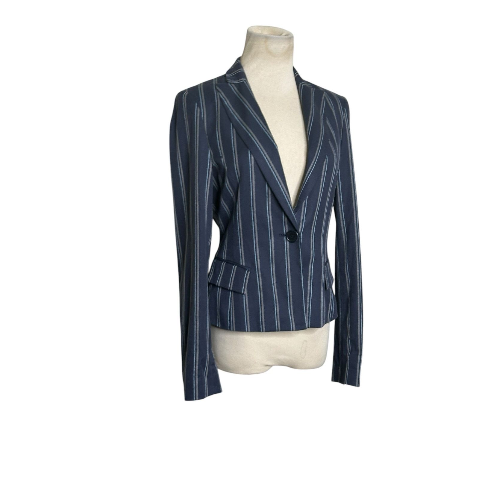 Bcbgmaxazria BCBGMaxAzria pinstripes long sleeves blazer size XS Size XS / US 0-2 / IT 36-38 - 12 Thumbnail