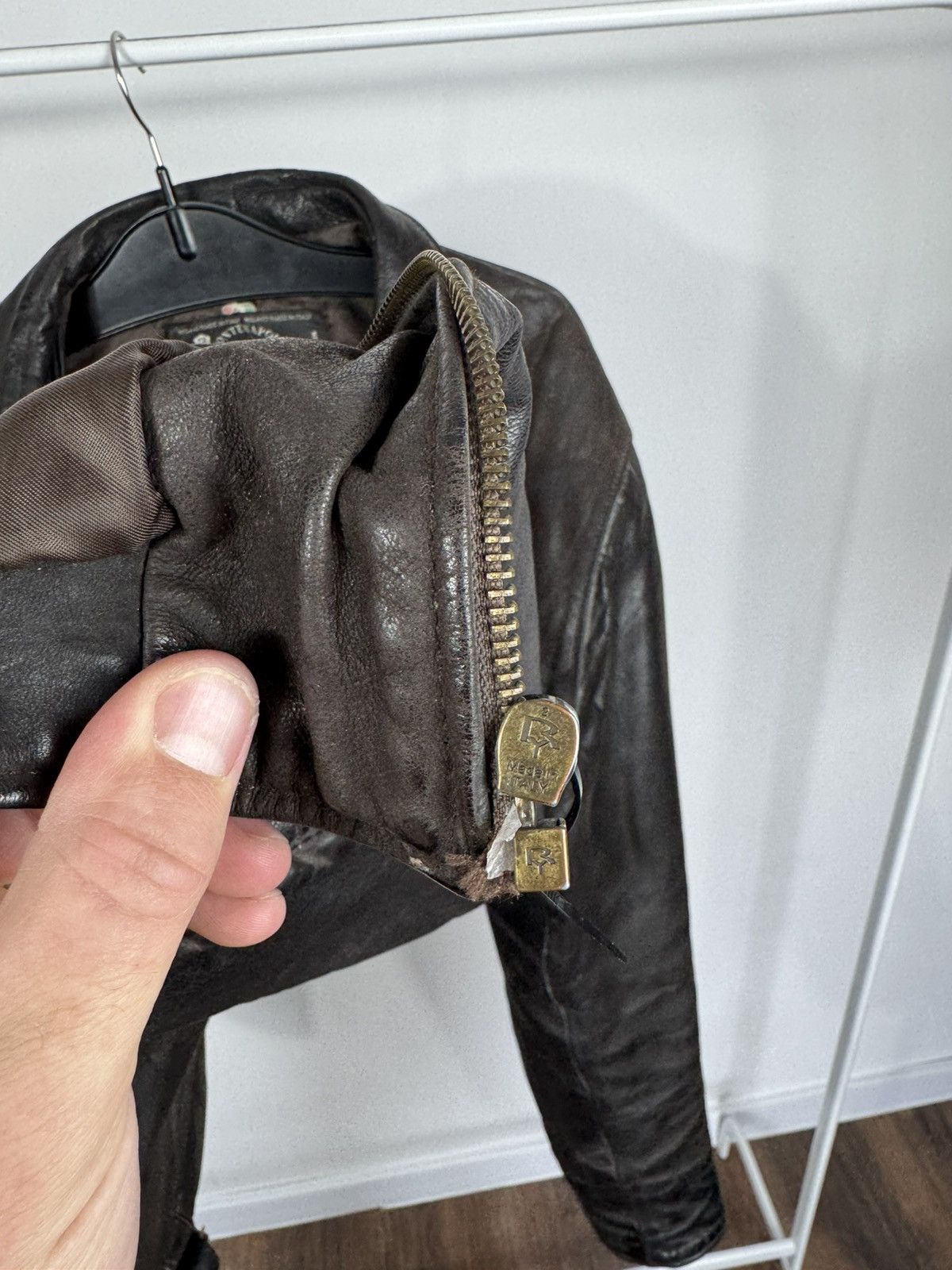 Leather Vintage Heavy Distressed Leather Jacket Brown Zip Biker Men Size US XL / EU 56 / 4 - 10 Thumbnail