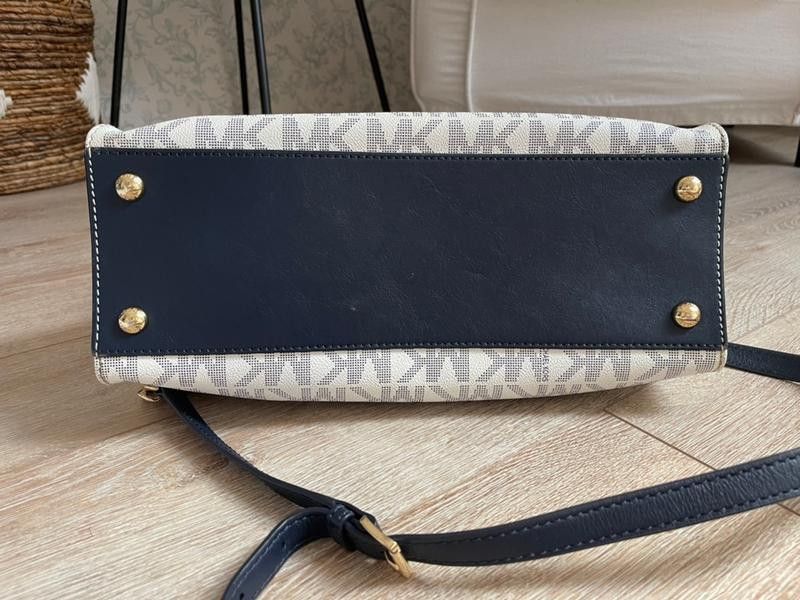 Michael Kors Michael Kors Monogram Leather Shoulder Bag Medium Size ONE SIZE - 7 Thumbnail