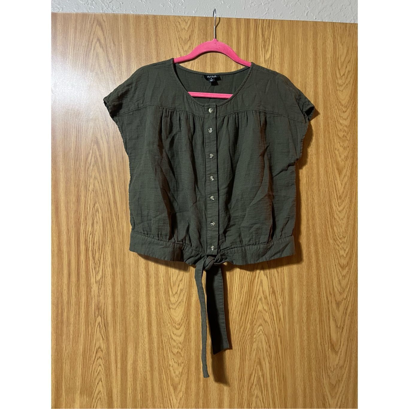 Other a.n.a Green Button Front Woman’s Short Sleeve Top Size Small Size S / US 4 / IT 40 - 1 Thumbnail